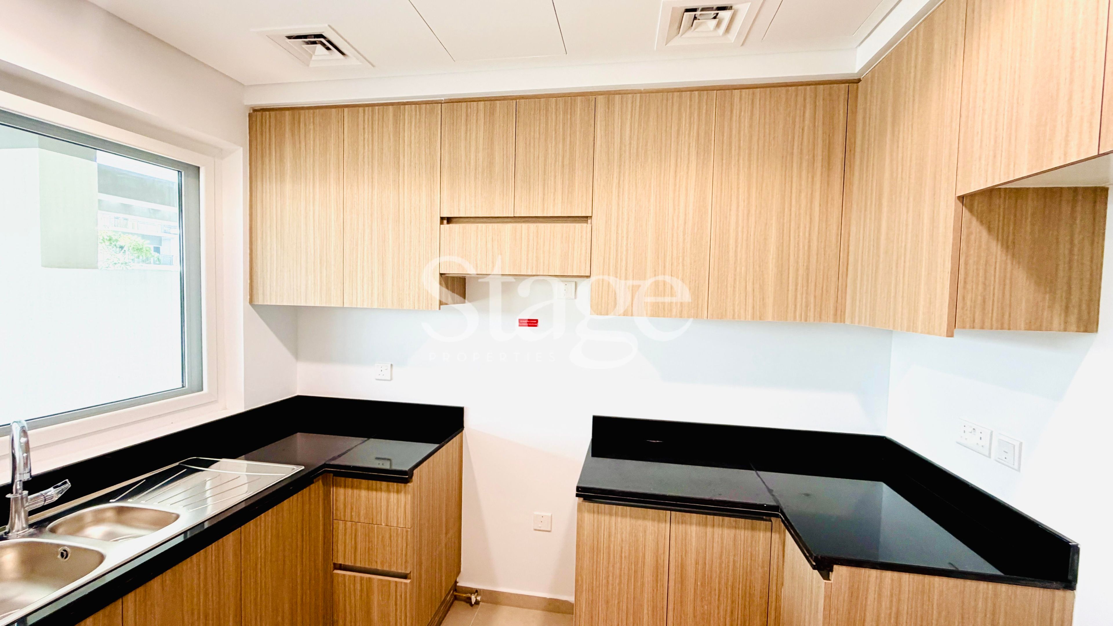 3 bedrooms Townhouse for Rent in Damac Hills 2, Dubai TH8858L