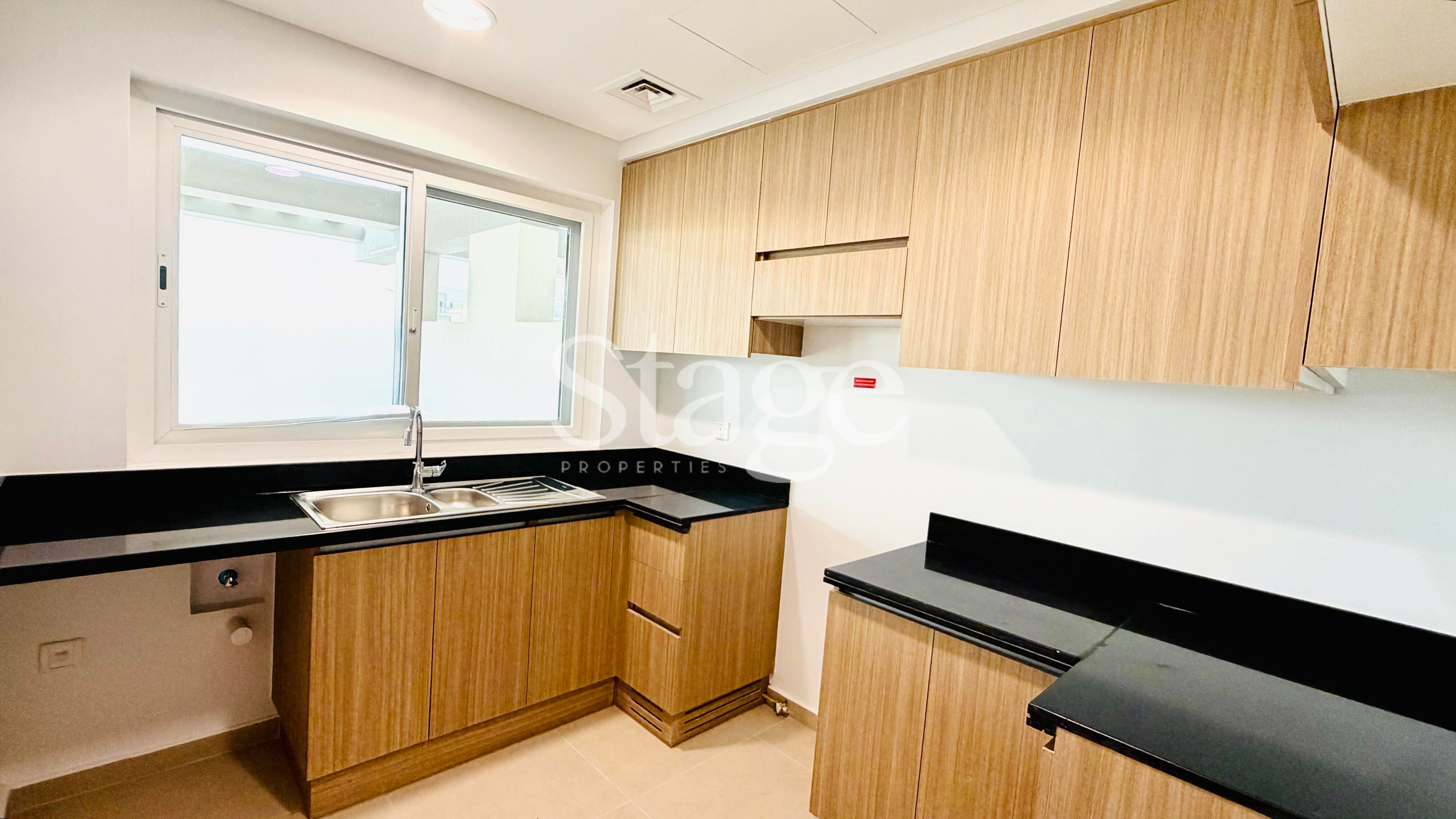 3 bedrooms Townhouse for Rent in Damac Hills 2, Dubai TH8858L