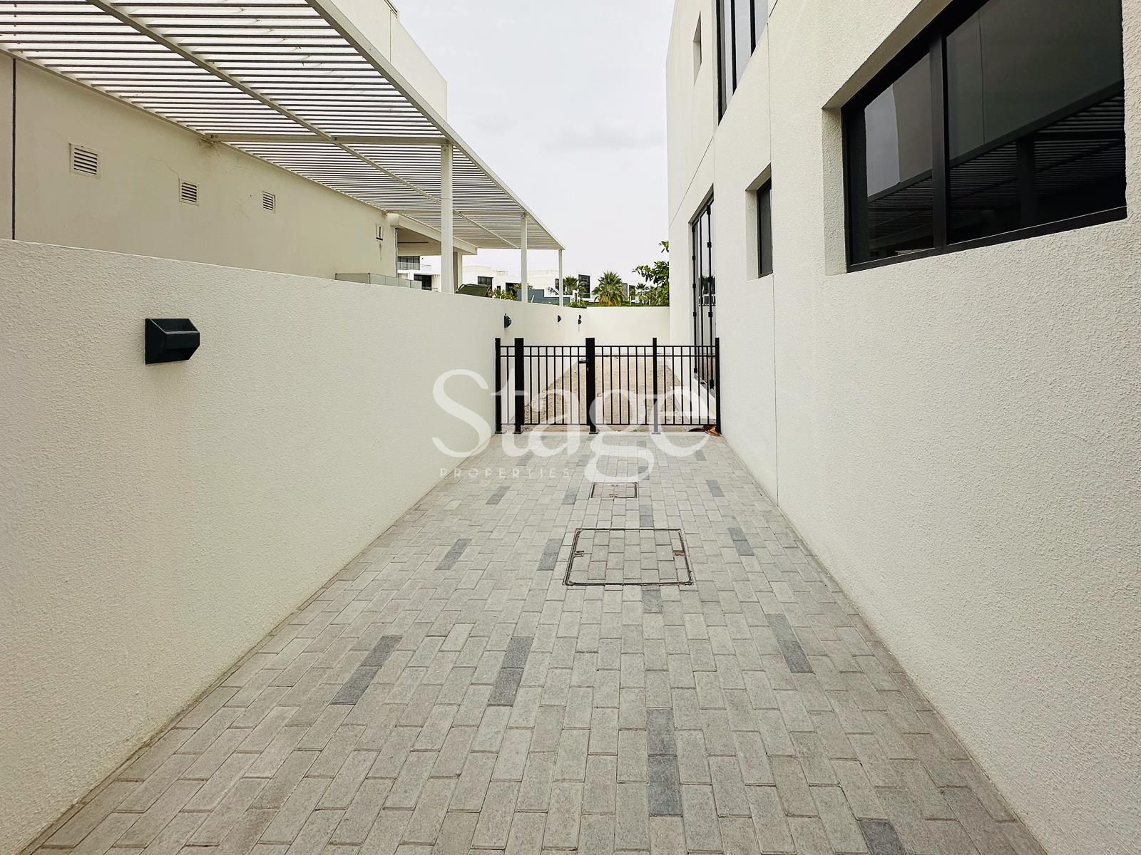 4 bedrooms common for Rent in DAMAC Hills, Dubai VI7672L