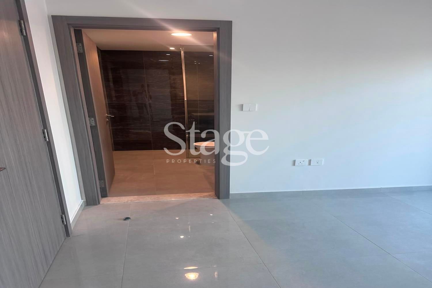 تاون هاوس من ٤ غرف نوم للإيجار في Damac Hills 2، Dubai TH9903L
