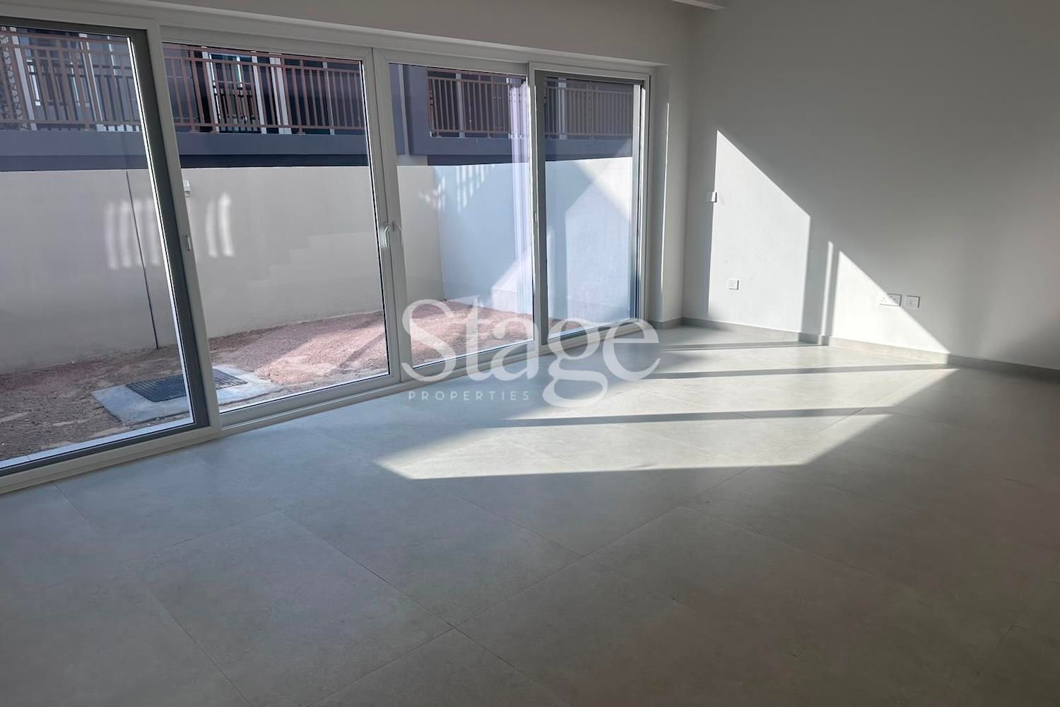 تاون هاوس من ٤ غرف نوم للإيجار في Damac Hills 2، Dubai TH9903L
