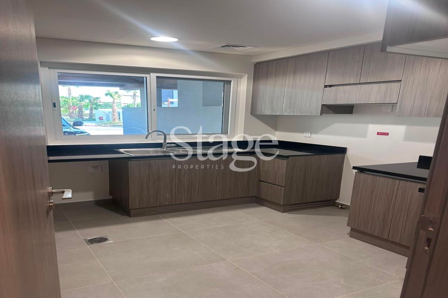 تاون هاوس من ٤ غرف نوم للإيجار في Damac Hills 2، Dubai TH9903L