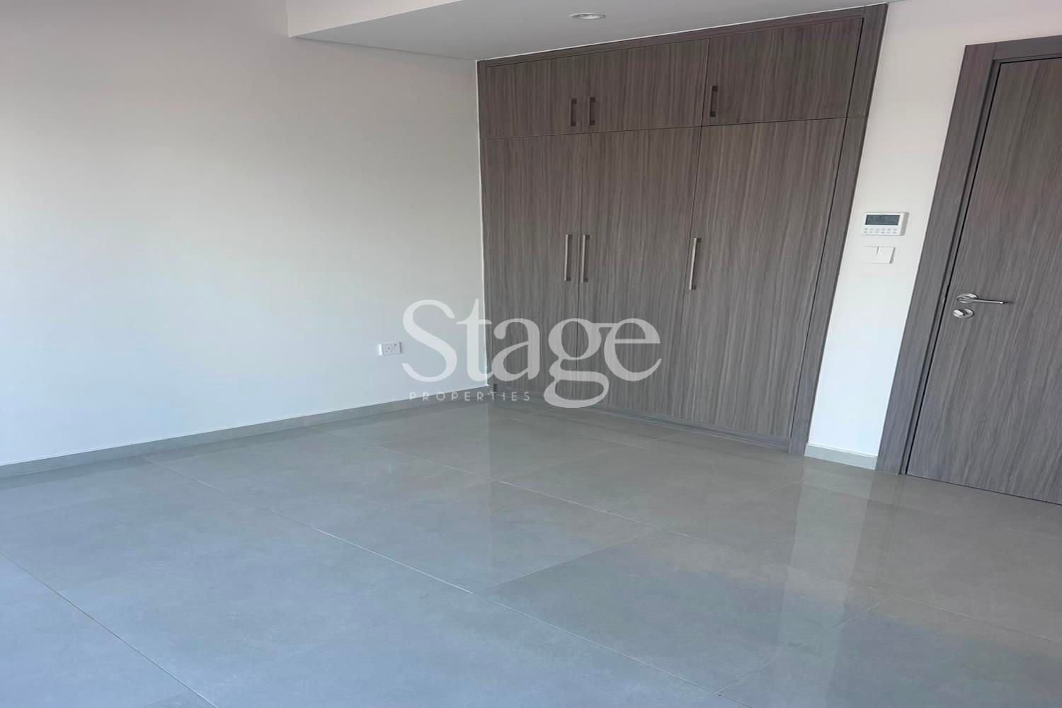 تاون هاوس من ٤ غرف نوم للإيجار في Damac Hills 2، Dubai TH9903L