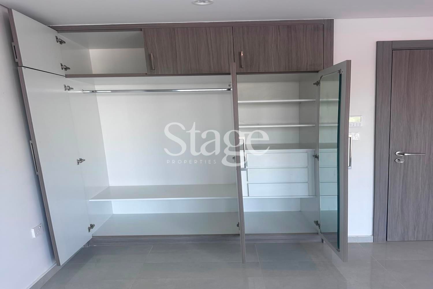 تاون هاوس من ٤ غرف نوم للإيجار في Damac Hills 2، Dubai TH9903L
