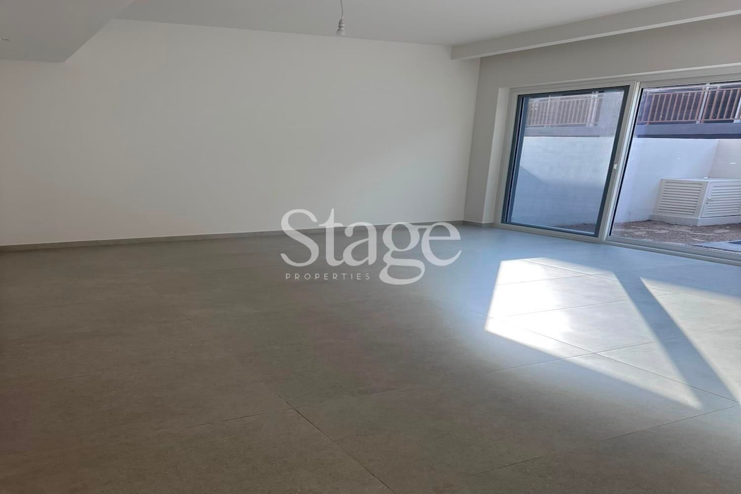 تاون هاوس من ٤ غرف نوم للإيجار في Damac Hills 2، Dubai TH9903L