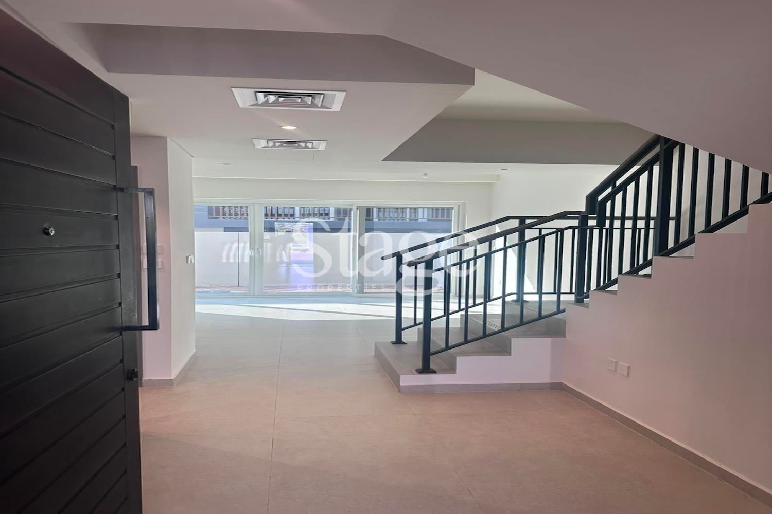 تاون هاوس من ٤ غرف نوم للإيجار في Damac Hills 2، Dubai TH9903L