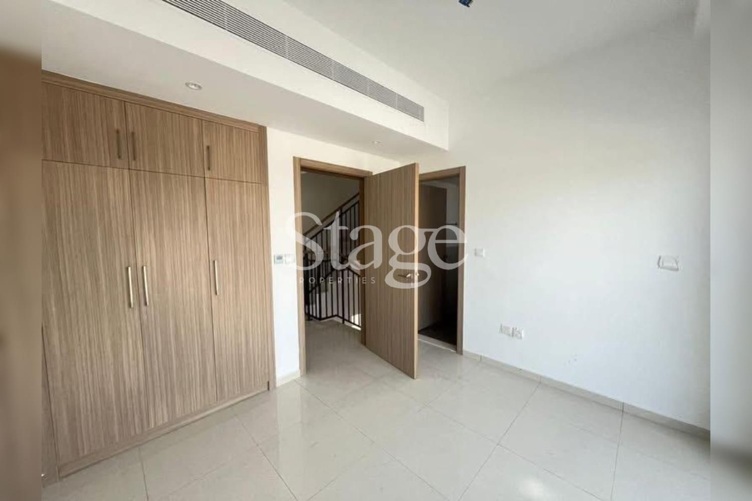 4 bedrooms Townhouse for Sale in Damac Hills 2, Dubai TH9381S