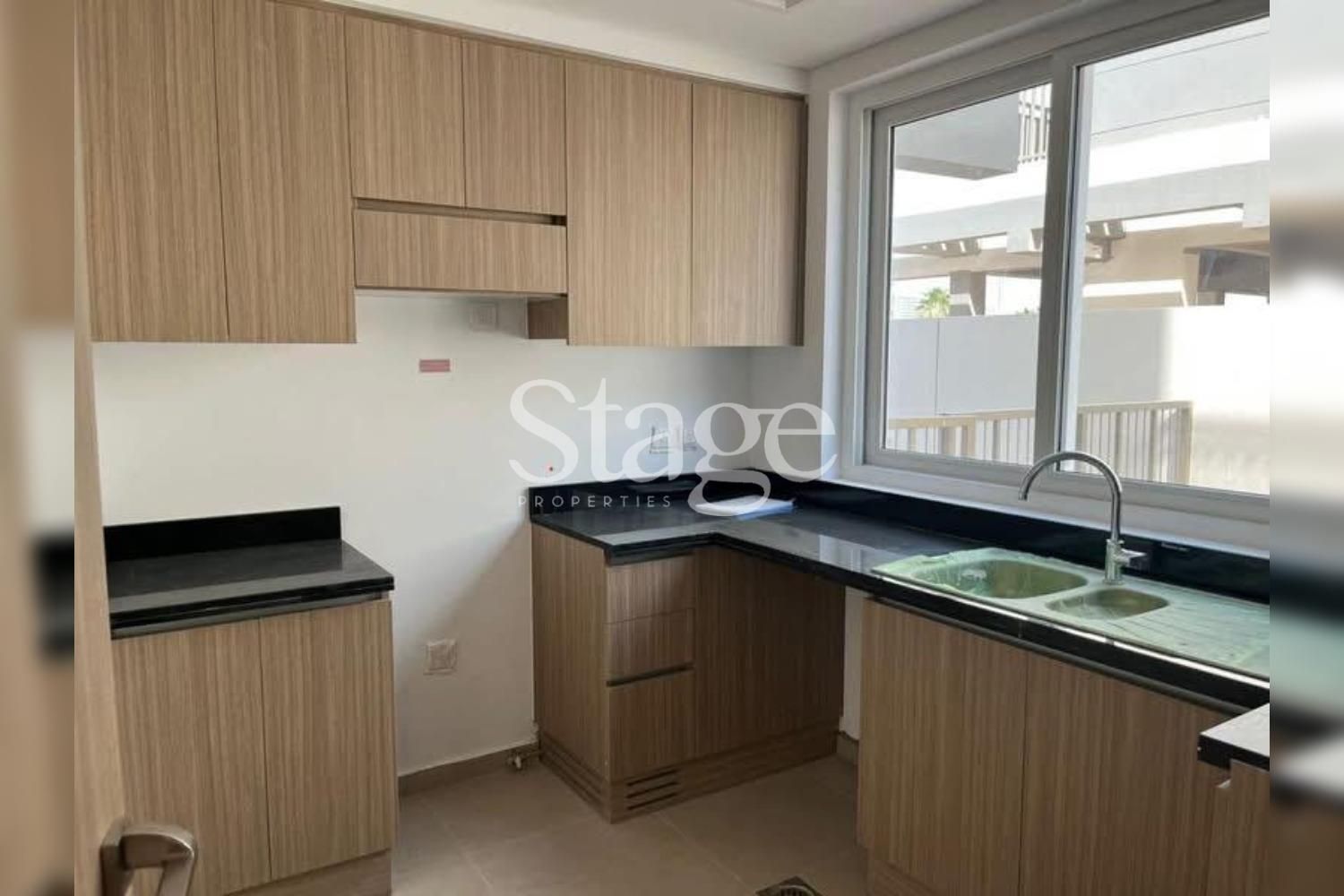 4 bedrooms Townhouse for Sale in Damac Hills 2, Dubai TH9381S