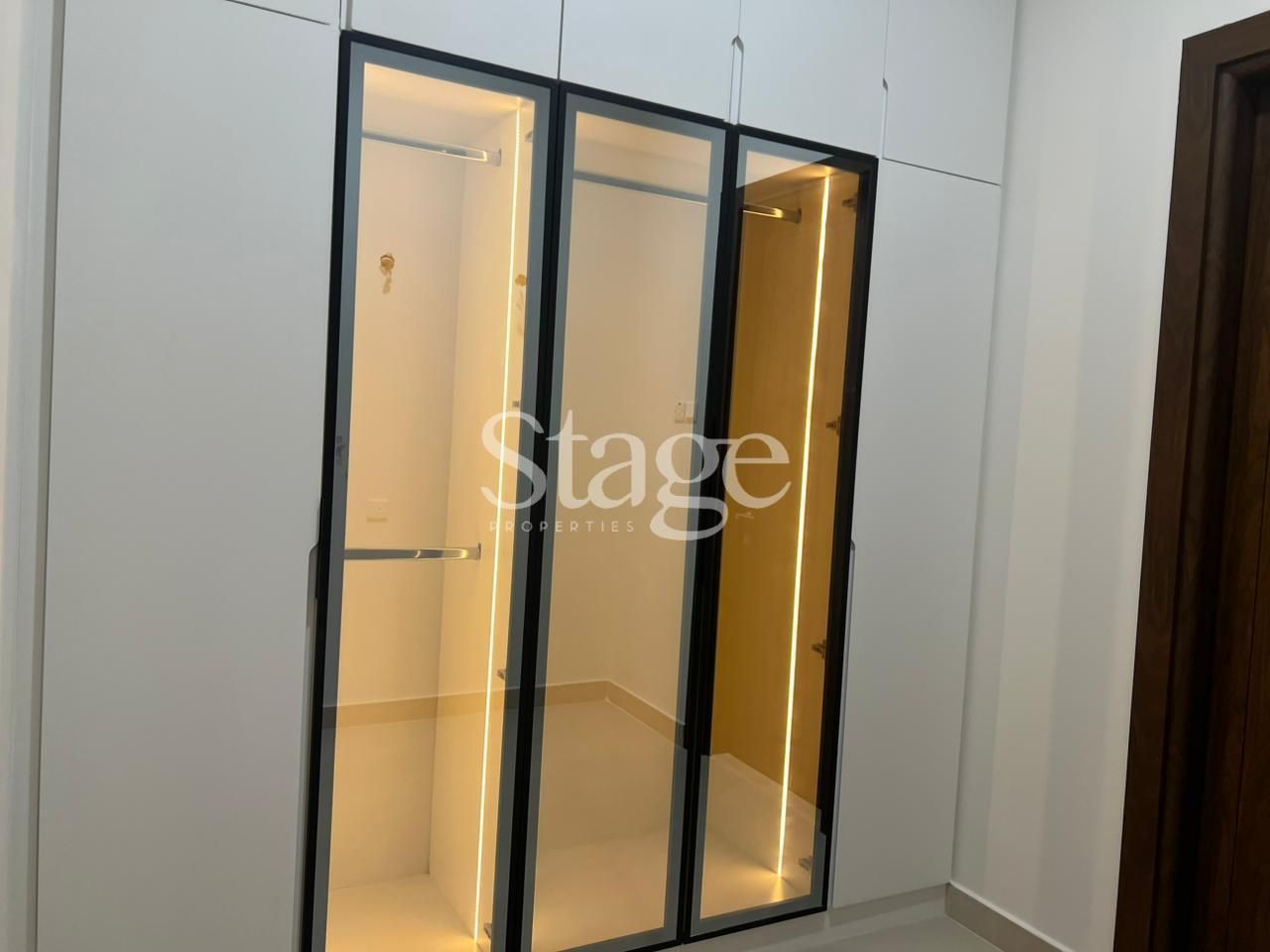 common من ٤ غرف نوم للبيع في Tilal City، Sharjah VI8691S