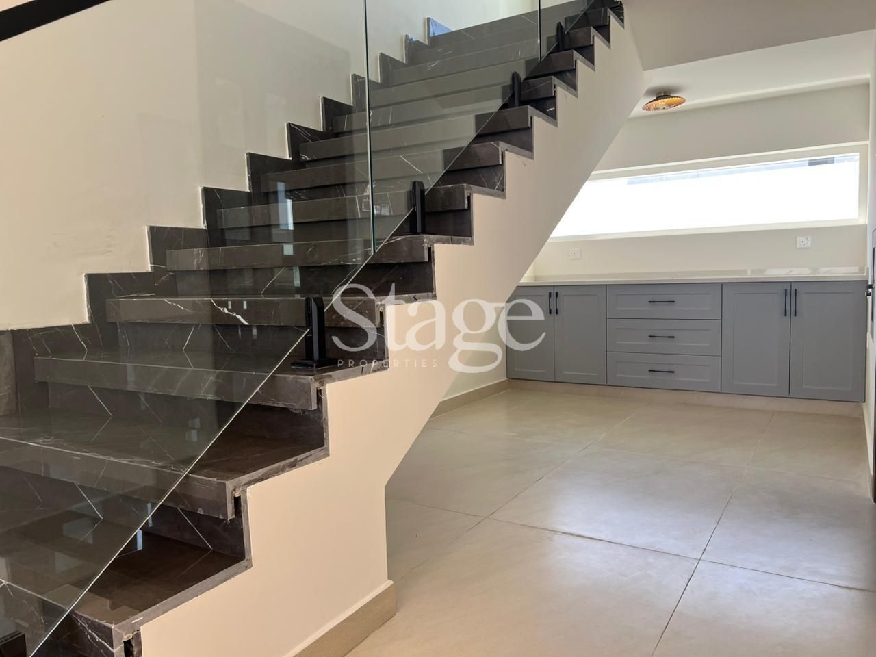 common من ٤ غرف نوم للبيع في Tilal City، Sharjah VI8691S