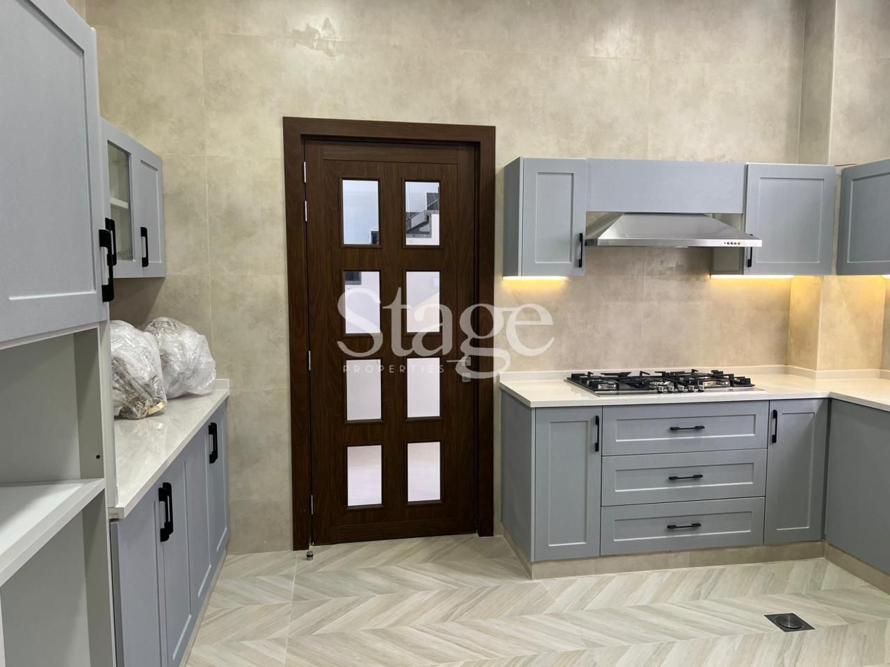 common من ٤ غرف نوم للبيع في Tilal City، Sharjah VI8691S