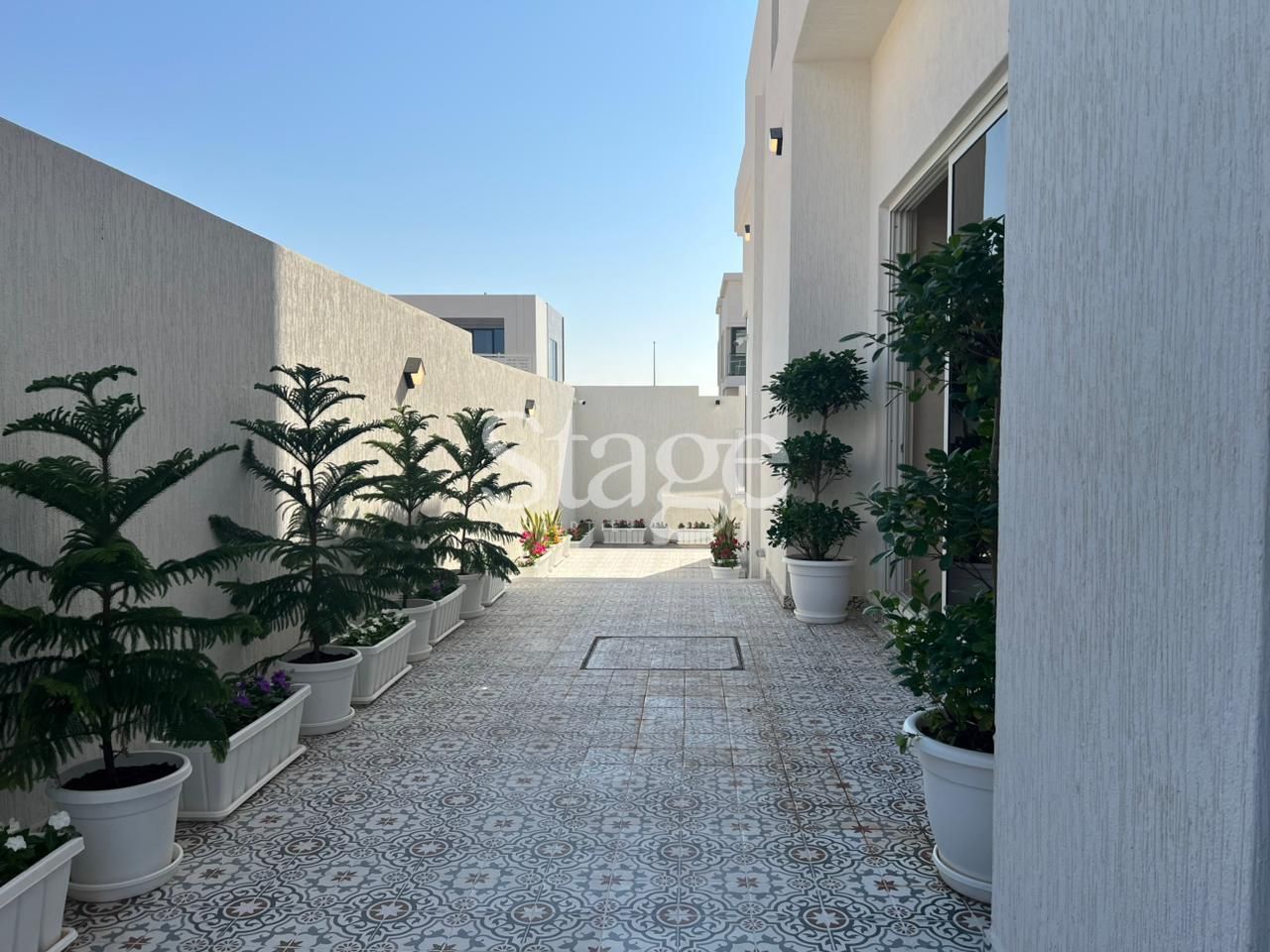 common من ٤ غرف نوم للبيع في Tilal City، Sharjah VI8691S