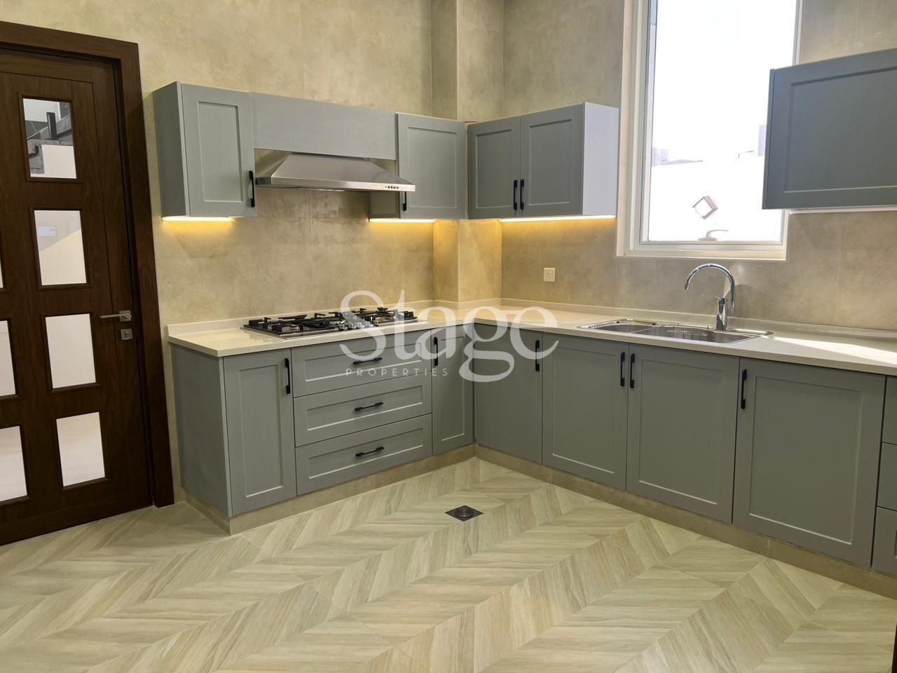 common من ٤ غرف نوم للبيع في Tilal City، Sharjah VI8691S