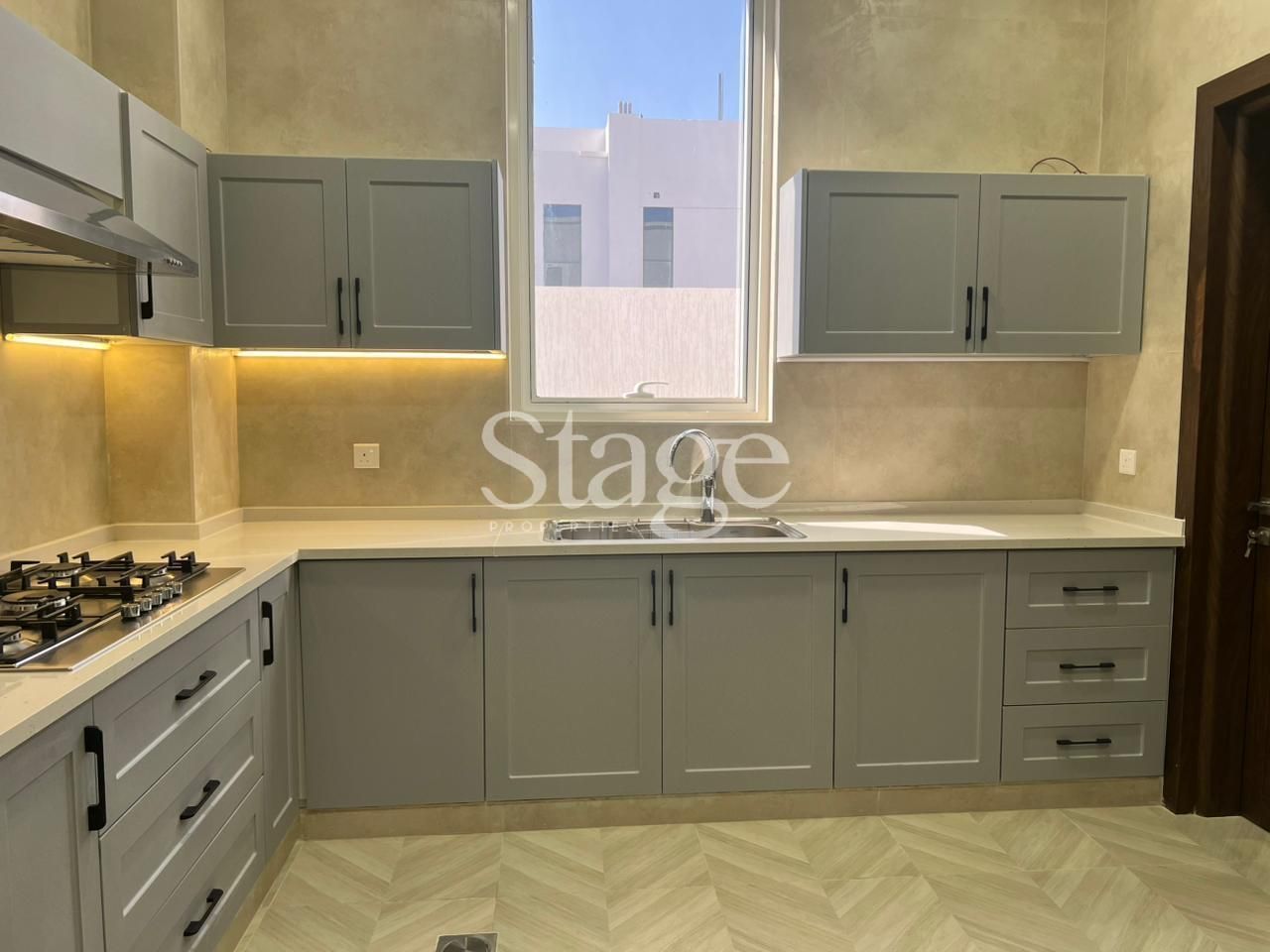 common من ٤ غرف نوم للبيع في Tilal City، Sharjah VI8691S