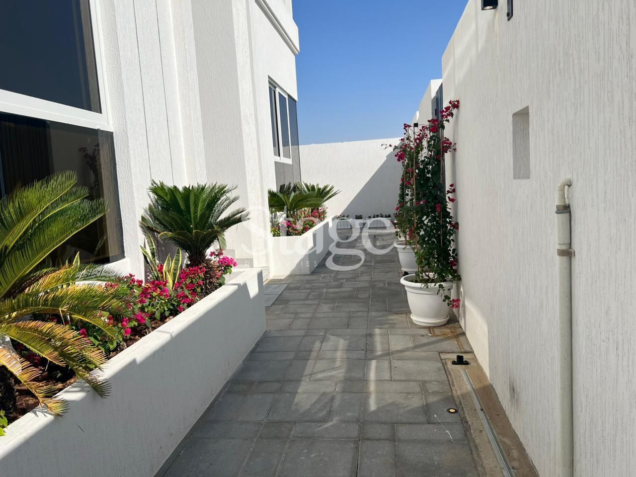 common من ٤ غرف نوم للبيع في Tilal City، Sharjah VI8691S