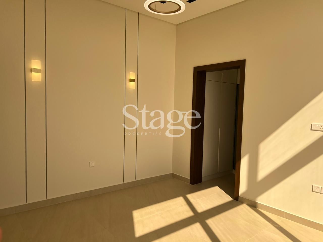 common من ٤ غرف نوم للبيع في Tilal City، Sharjah VI8691S