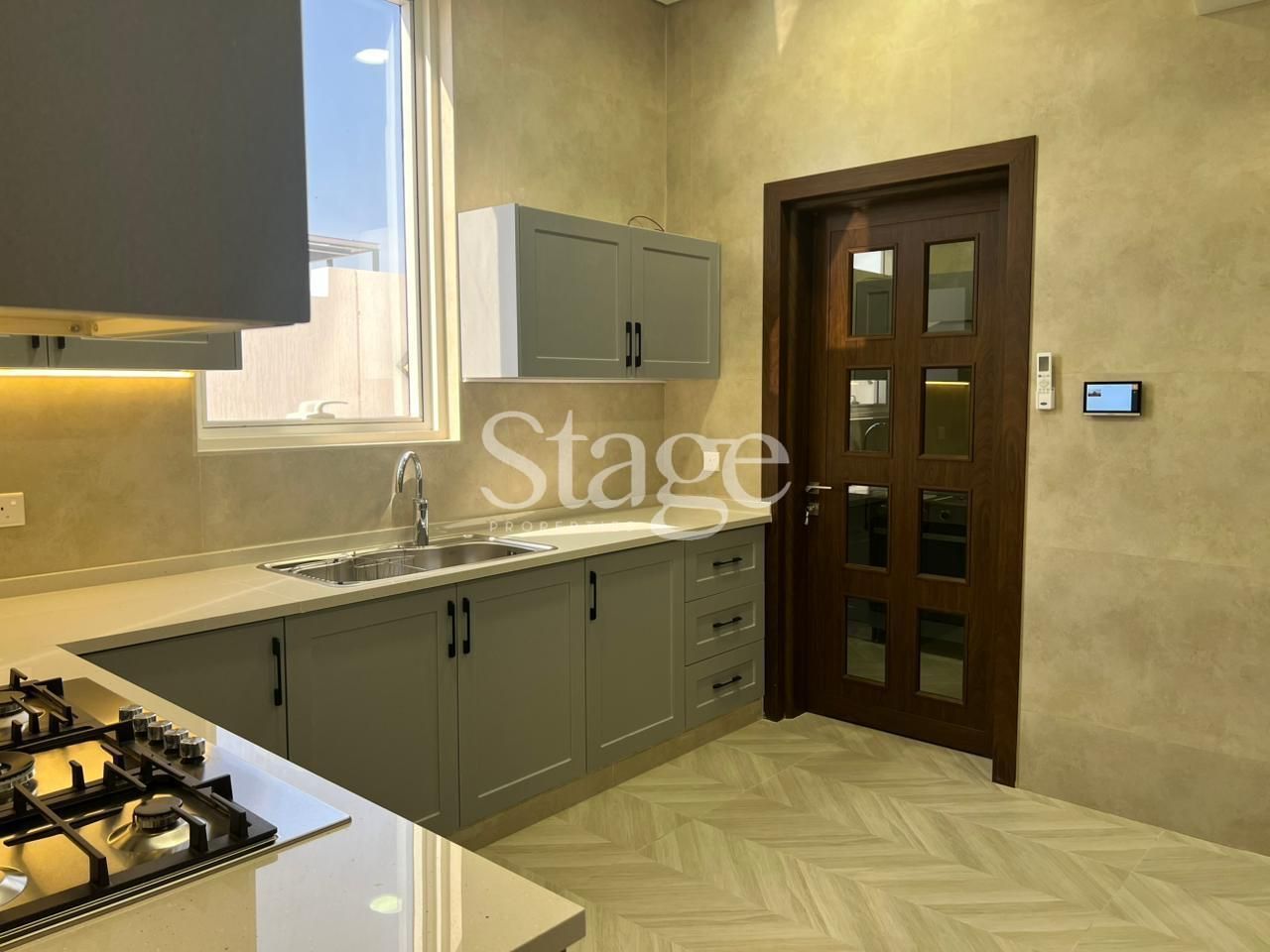 common من ٤ غرف نوم للبيع في Tilal City، Sharjah VI8691S