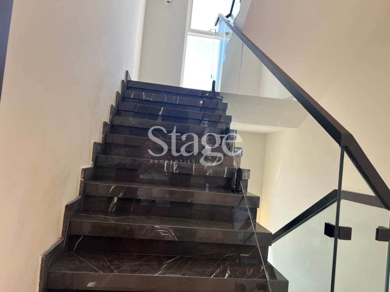 common من ٤ غرف نوم للبيع في Tilal City، Sharjah VI8691S