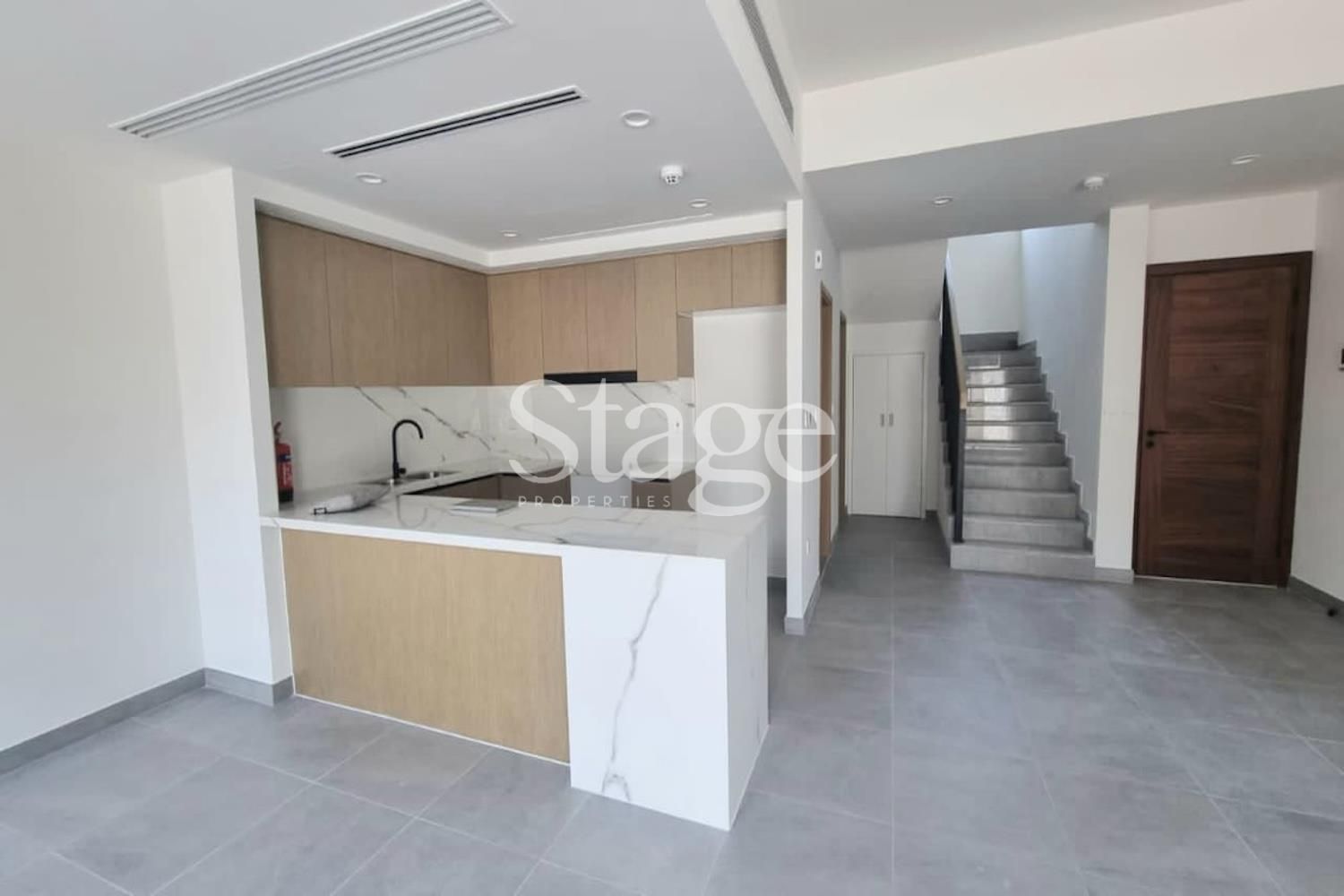 3 bedrooms Townhouse for Rent in Dubai Land, Dubai TH8514L