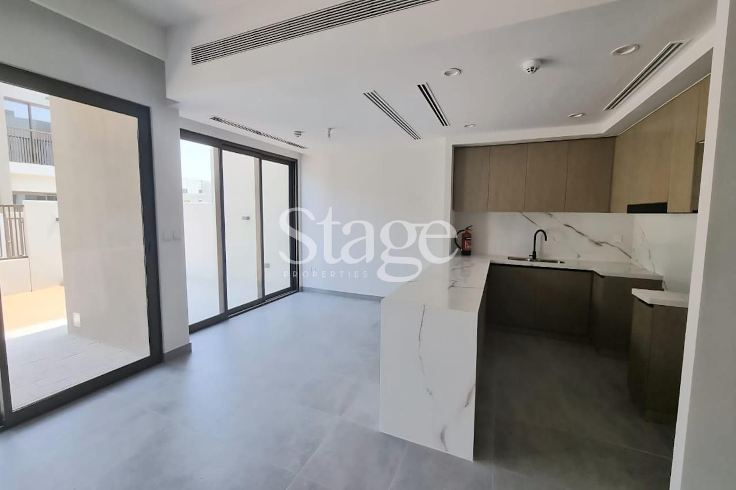 3 bedrooms Townhouse for Rent in Dubai Land, Dubai TH8514L