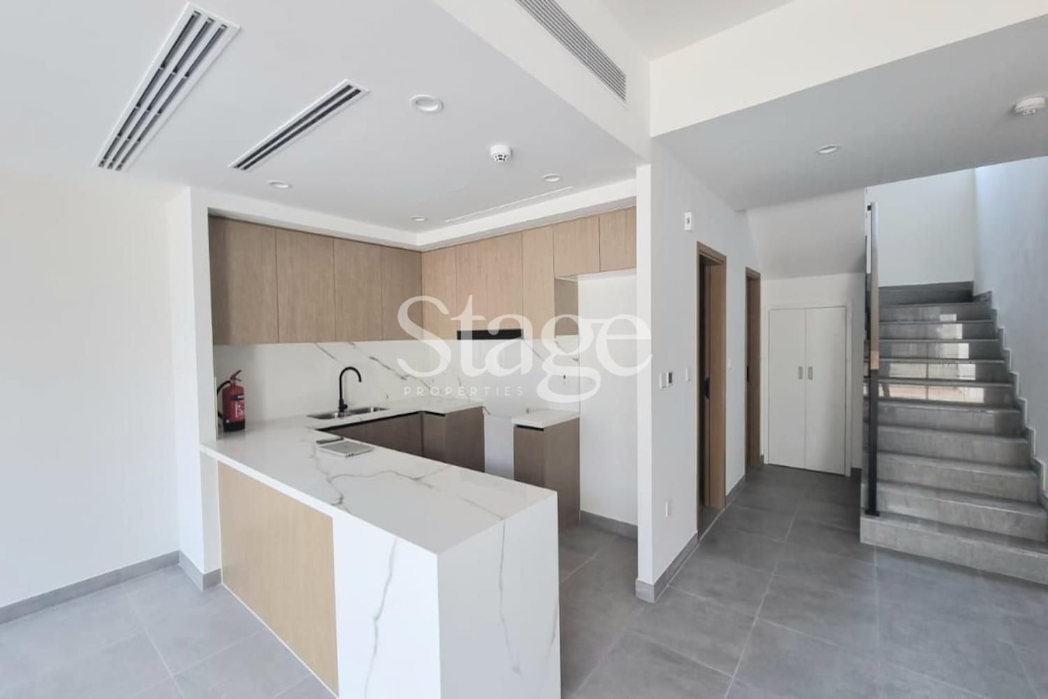 3 bedrooms Townhouse for Rent in Dubai Land, Dubai TH8514L