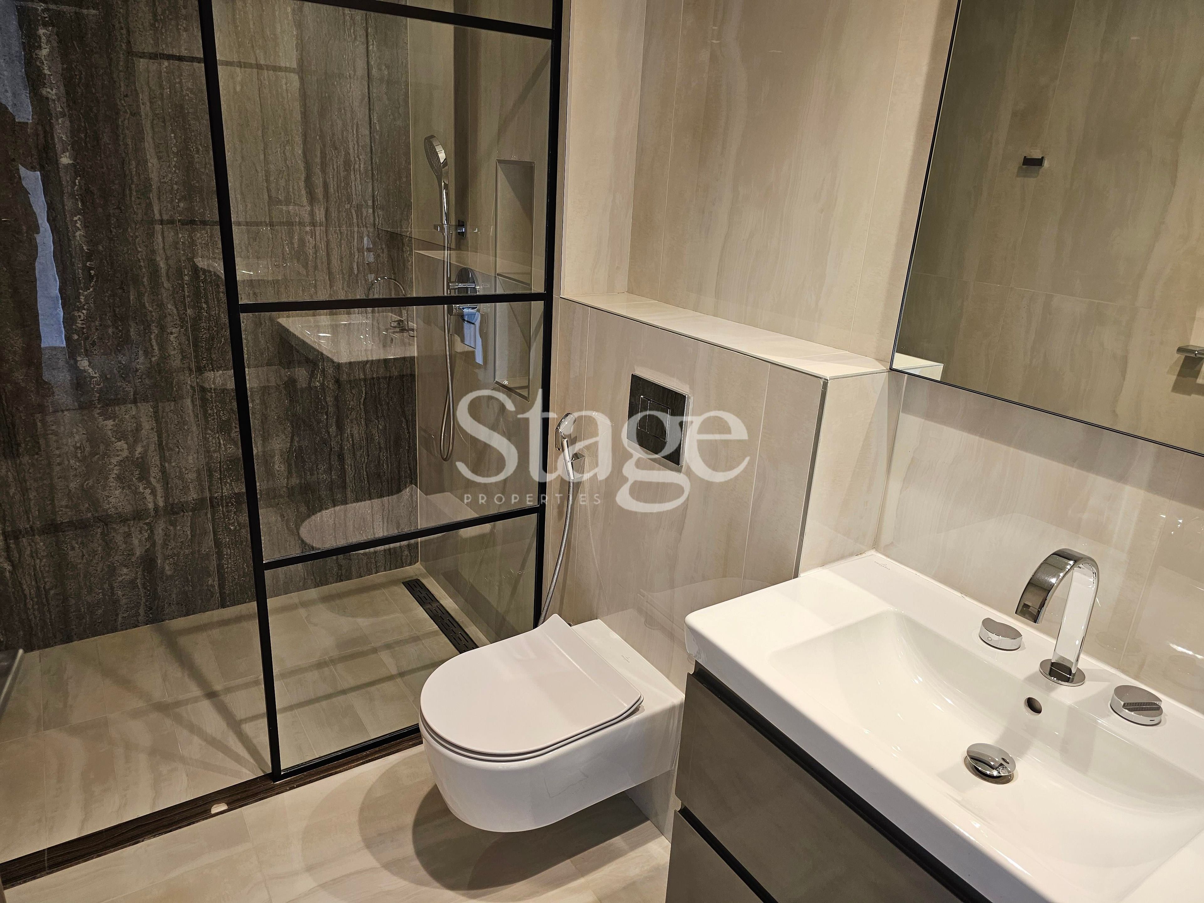 2 bedrooms apartment for Rent in Business Bay, Dubai AP9095L