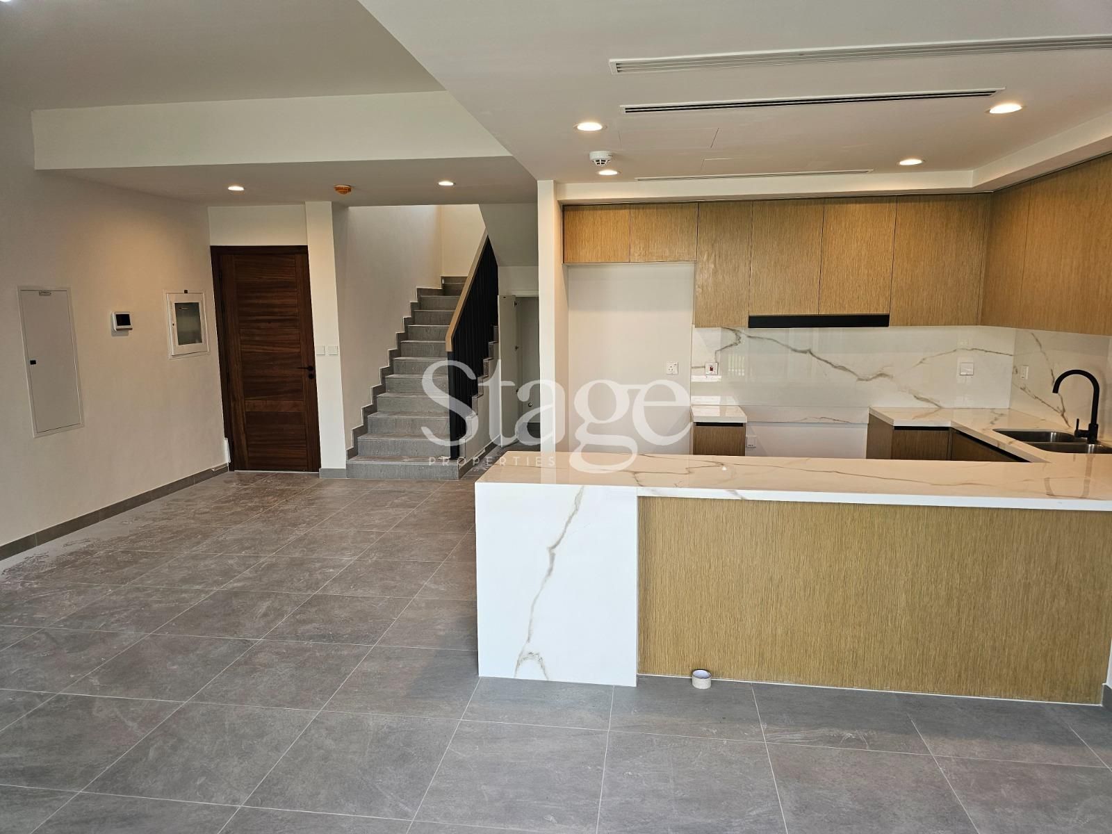 3 bedrooms Townhouse for Rent in Dubai Land, Dubai TH8504L