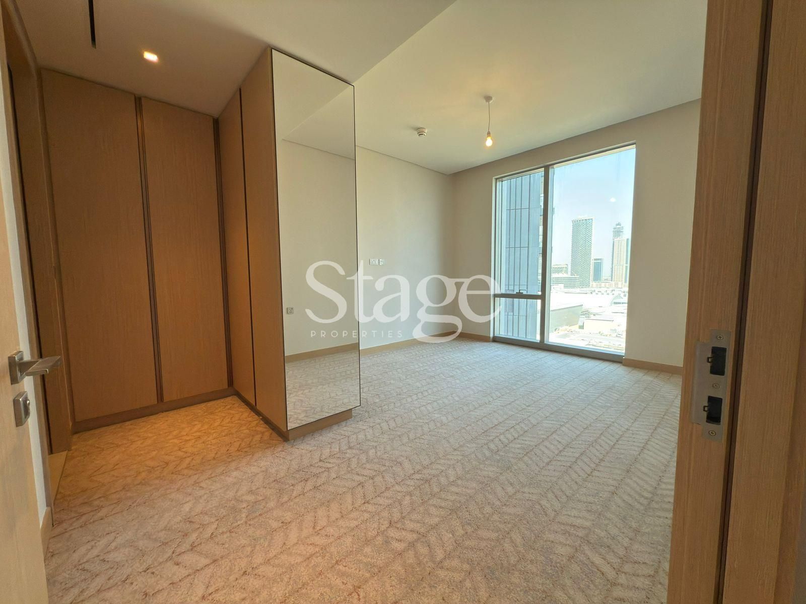 شقة من ٣ غرف نوم للإيجار في Downtown Dubai، Dubai AP8207L
