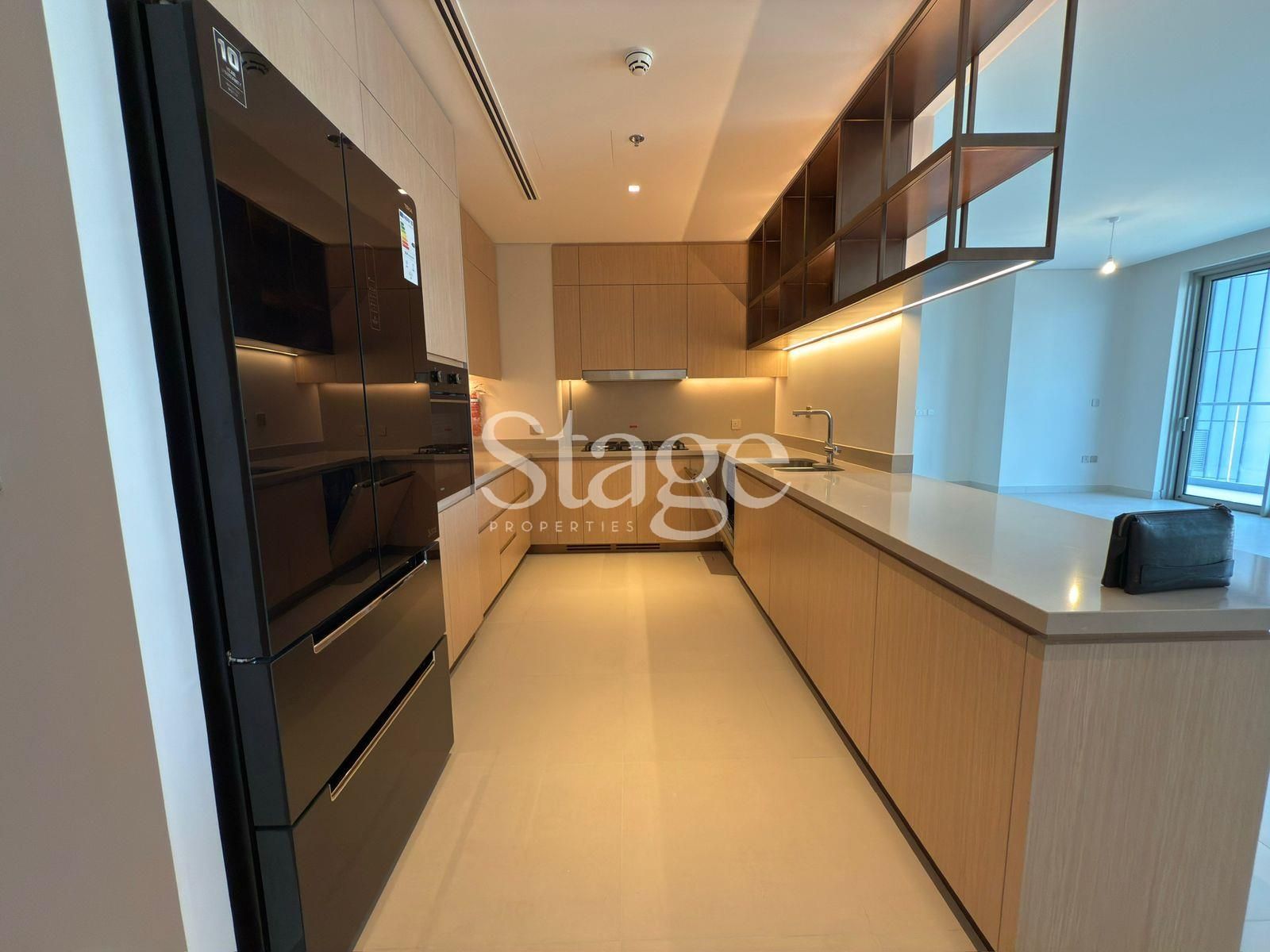شقة من ٣ غرف نوم للإيجار في Downtown Dubai، Dubai AP8207L