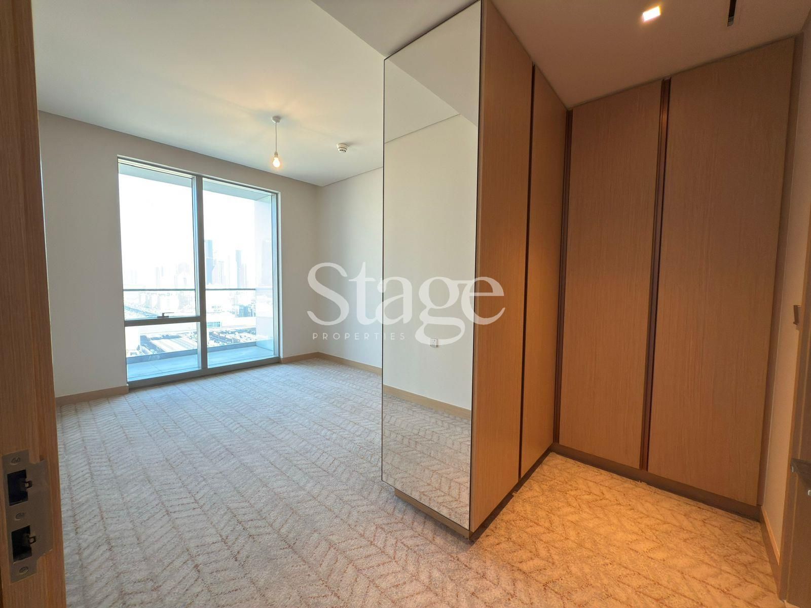 شقة من ٣ غرف نوم للإيجار في Downtown Dubai، Dubai AP8207L
