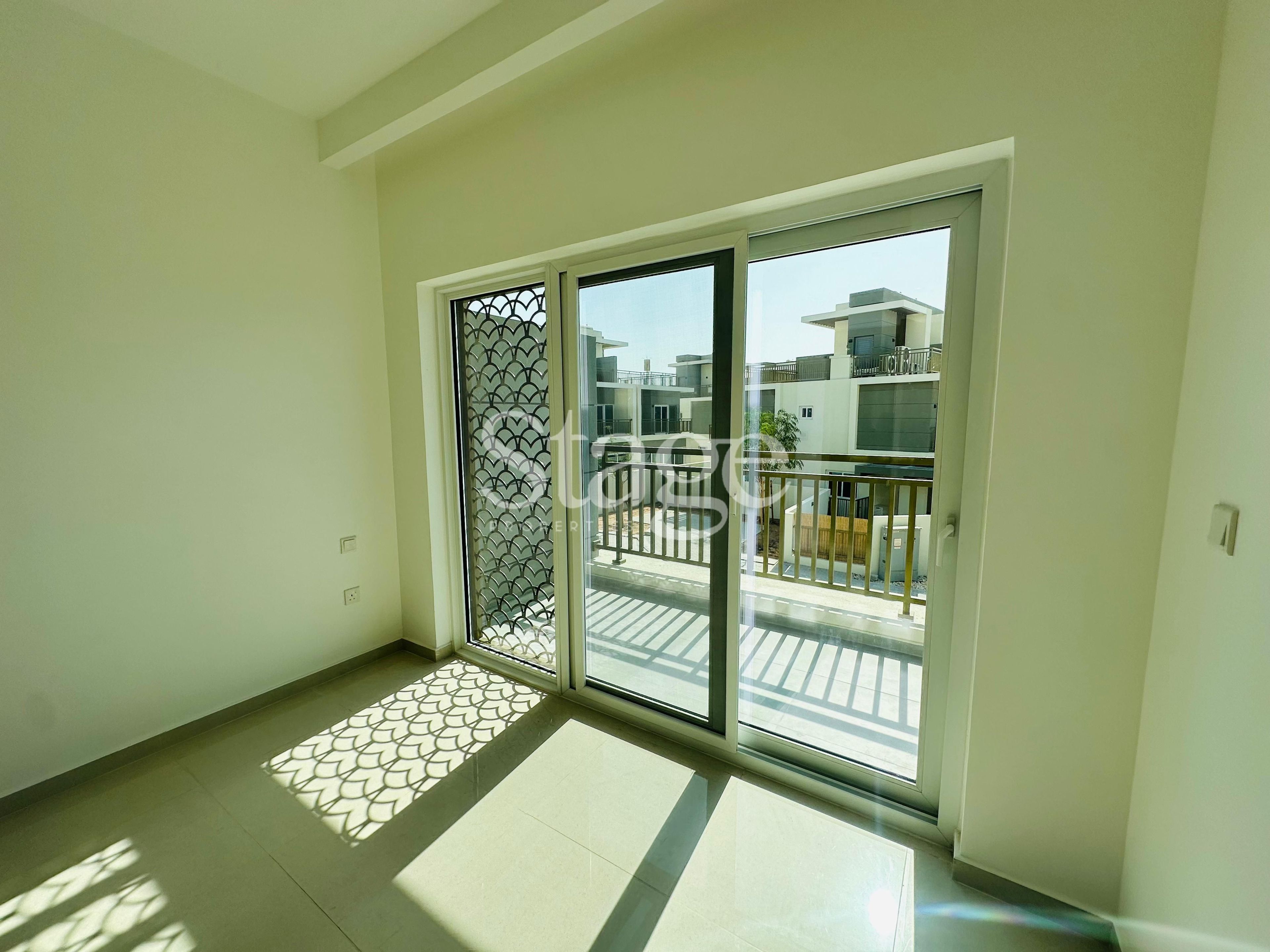 3 bedrooms Townhouse for Rent in Damac Hills 2, Dubai TH8423L