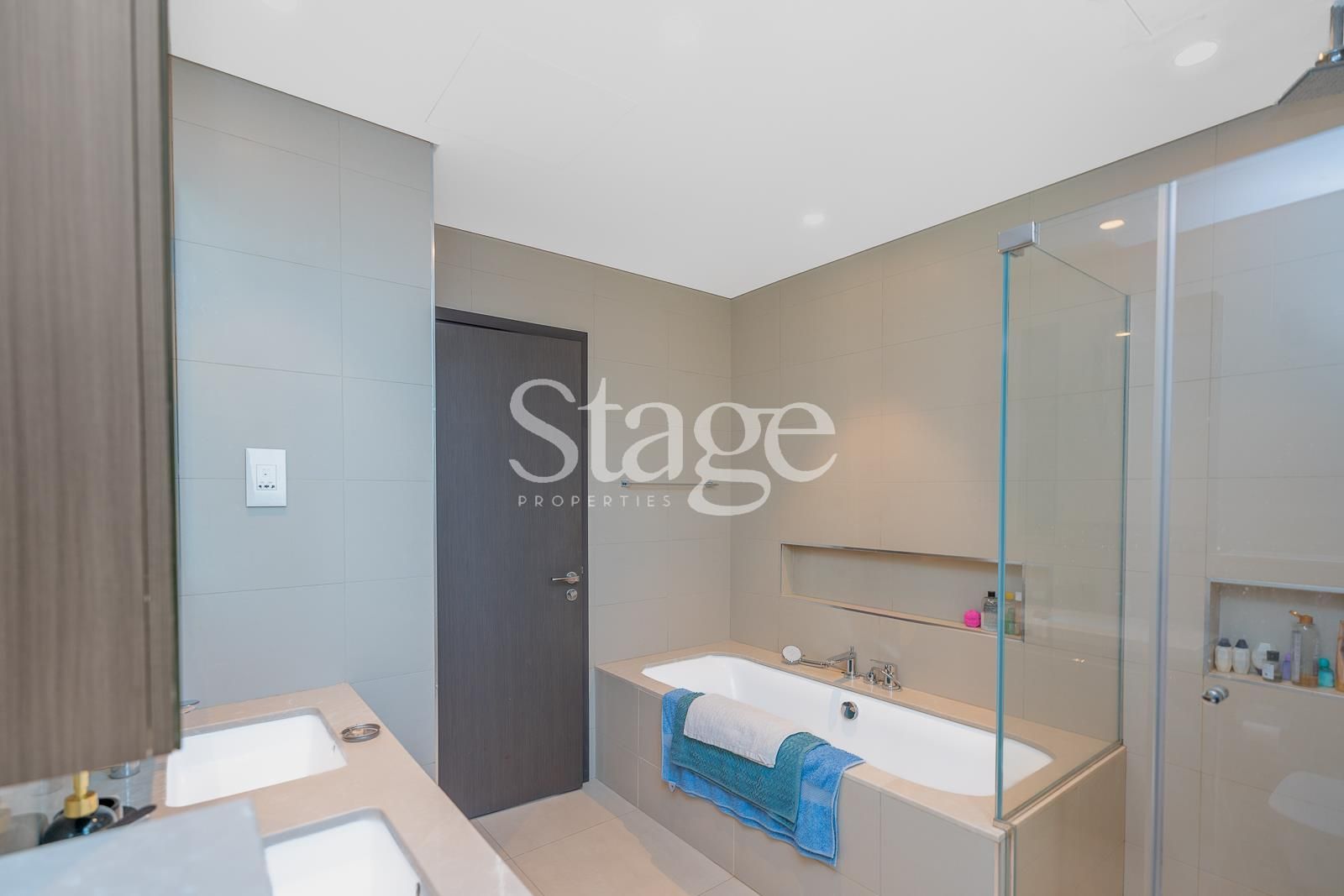 2 bedrooms apartment for Rent in Zabeel, Dubai AP9327L