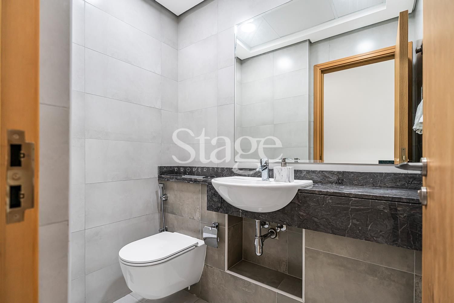 1 bedroom apartment for Sale in Business Bay, Dubai AP7776S