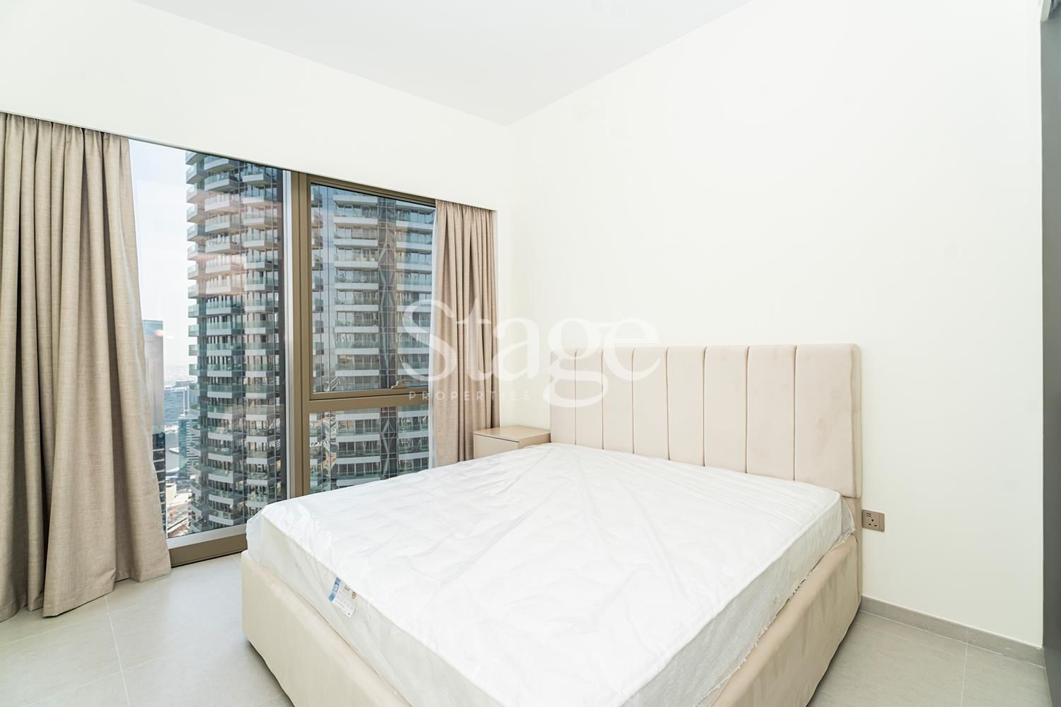 شقة من ٣ غرف نوم للإيجار في Downtown Dubai، Dubai AP7851L