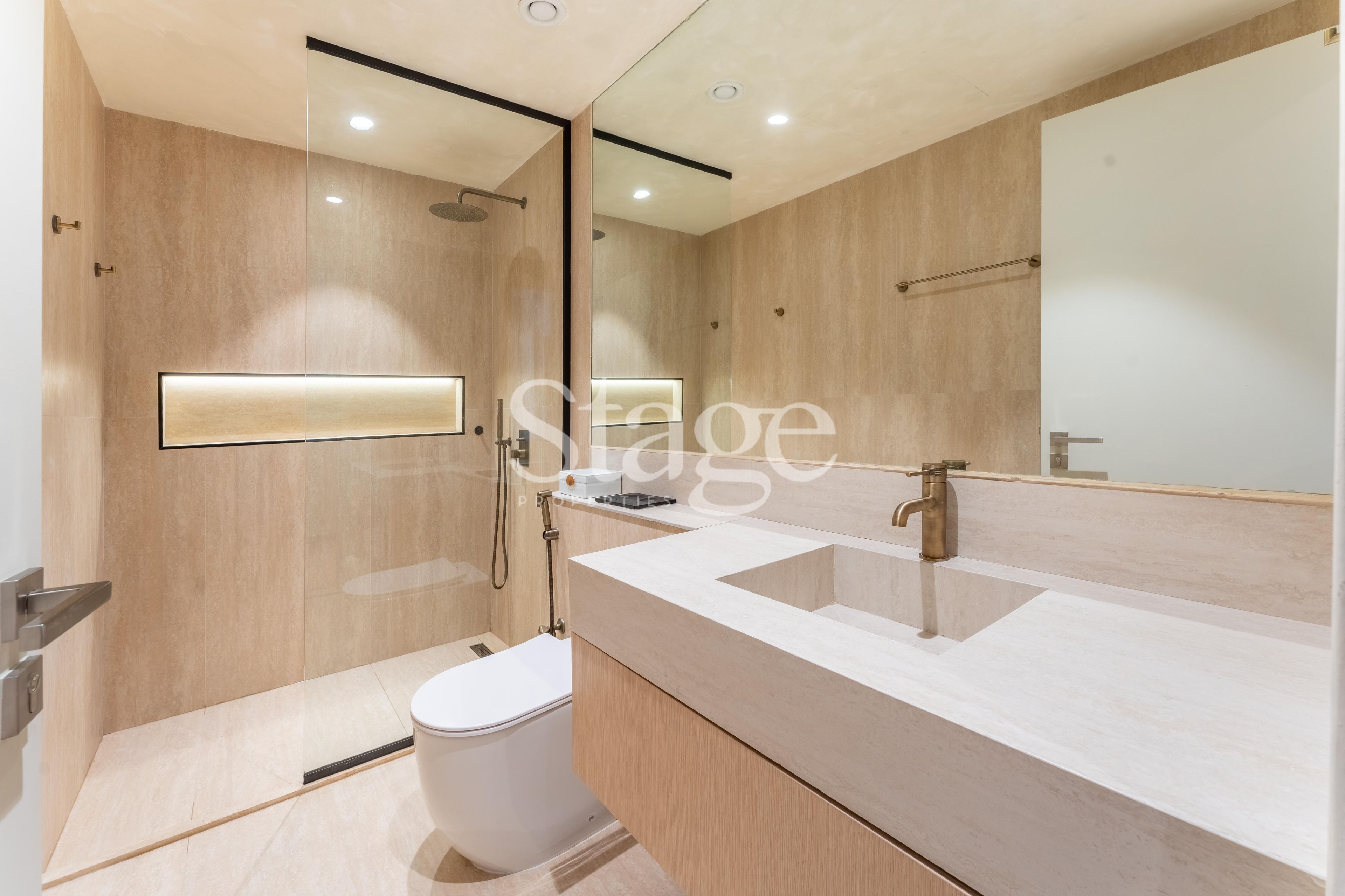 4 bedrooms apartment for Rent in Downtown Dubai, Dubai AP8398L