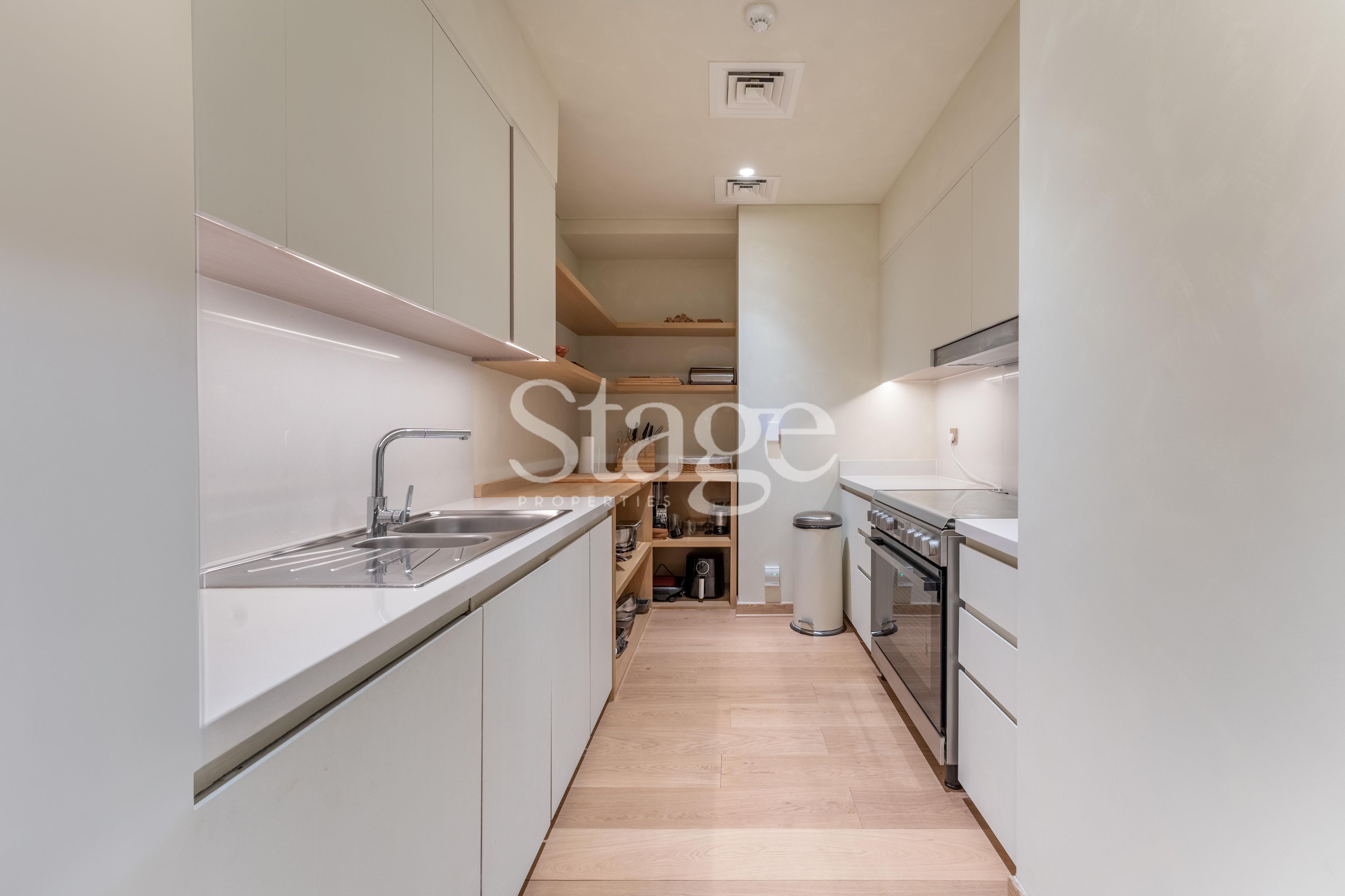 4 bedrooms apartment for Rent in Downtown Dubai, Dubai AP8398L