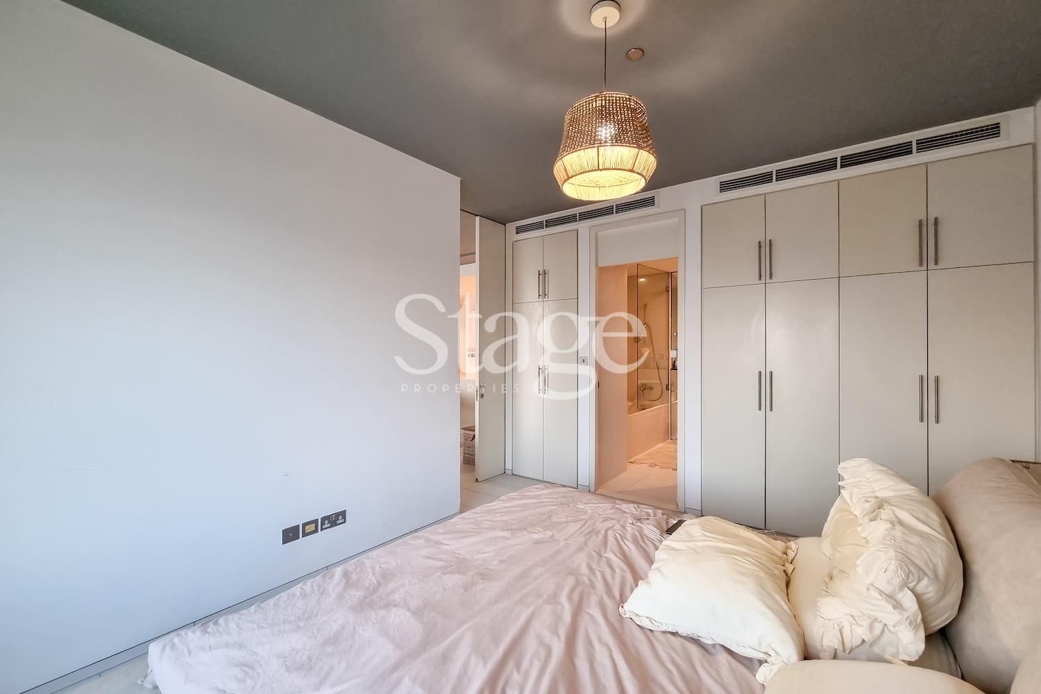 1 bedroom apartment for Rent in DIFC, Dubai AP8437L