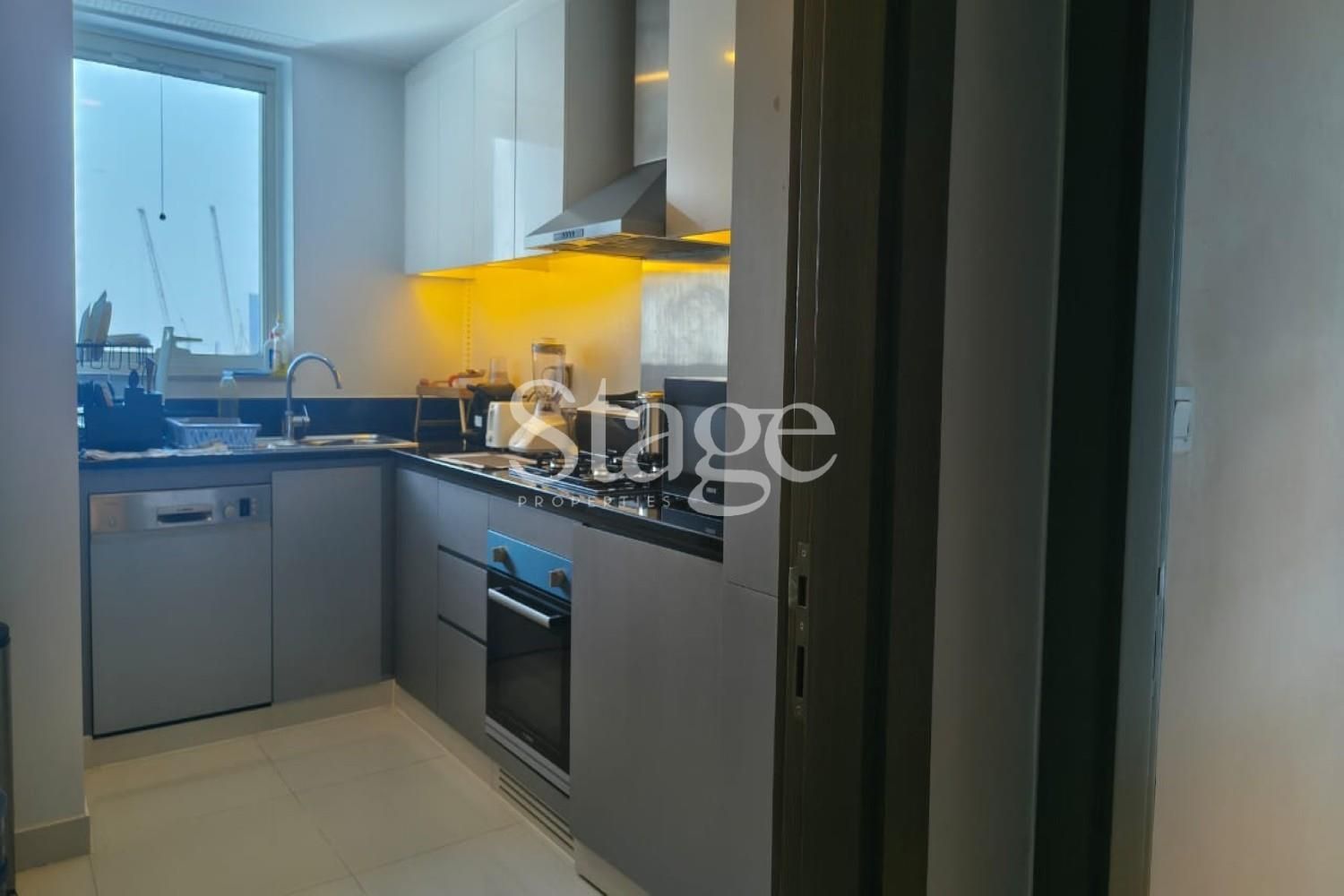 1 bedroom apartment for Rent in Business Bay, Dubai AP9900L