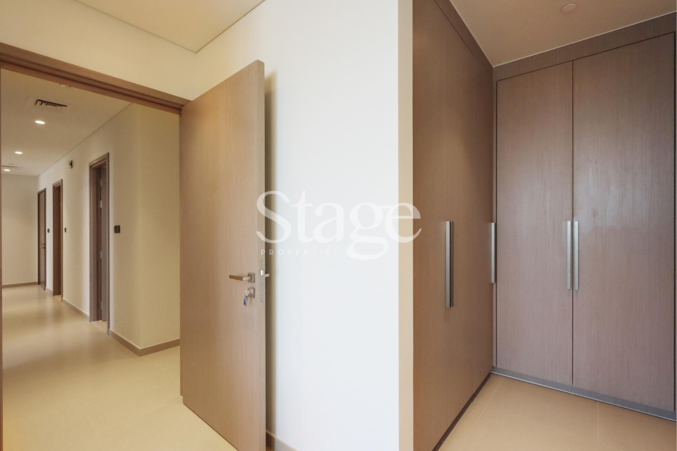 3 bedrooms apartment for Rent in Downtown Dubai, Dubai AP8543L