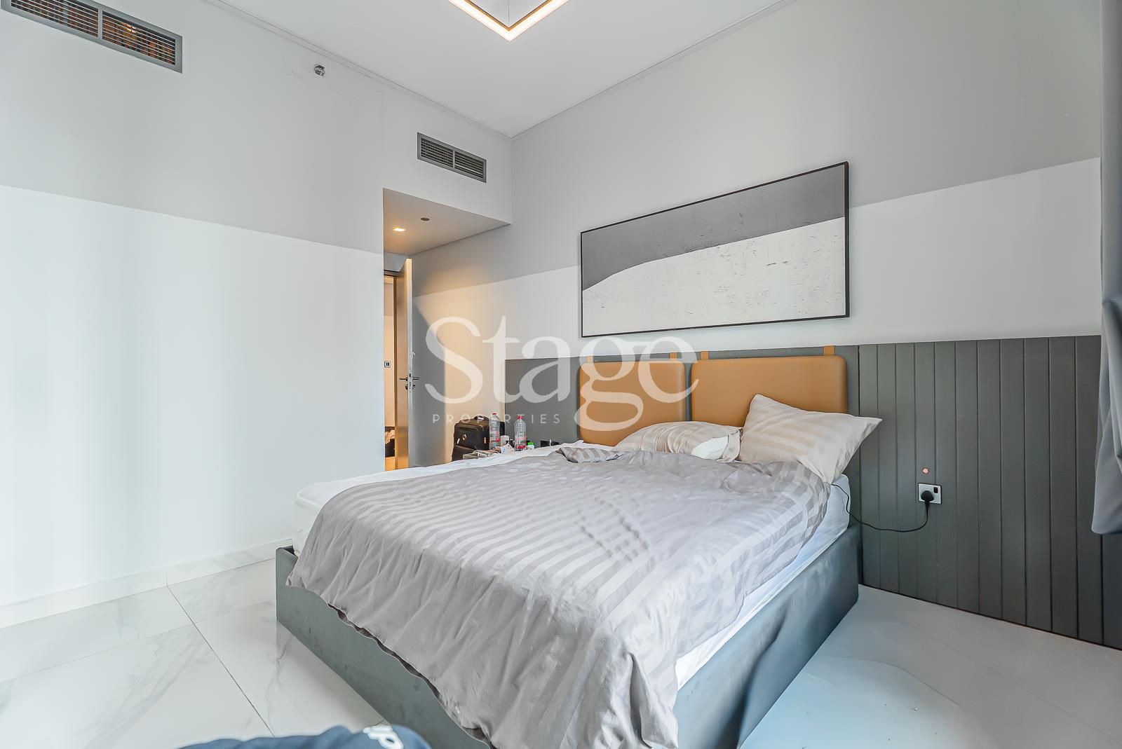 2 bedrooms apartment for Rent in Business Bay, Dubai AP8717L