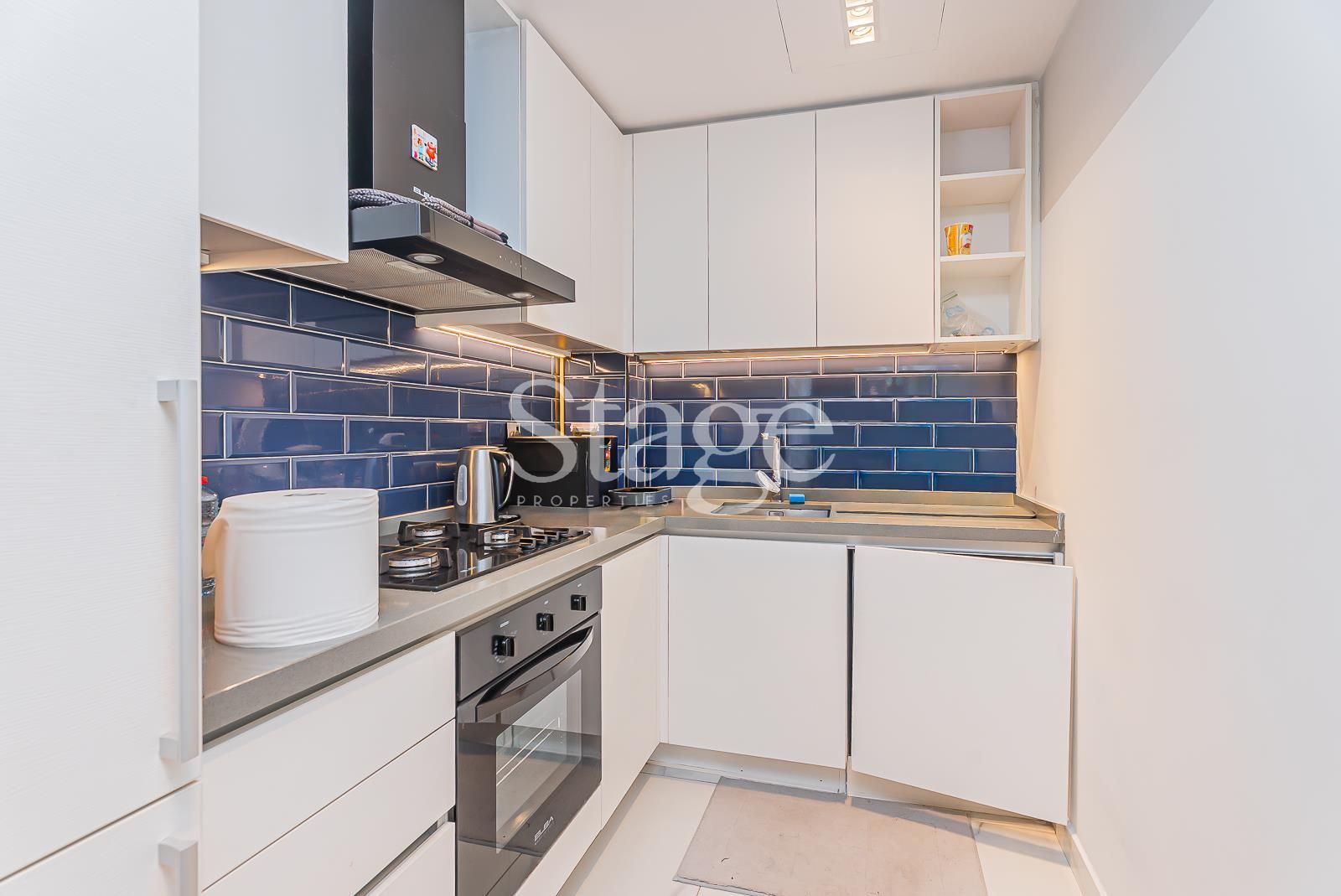 2 bedrooms apartment for Rent in Business Bay, Dubai AP10036L