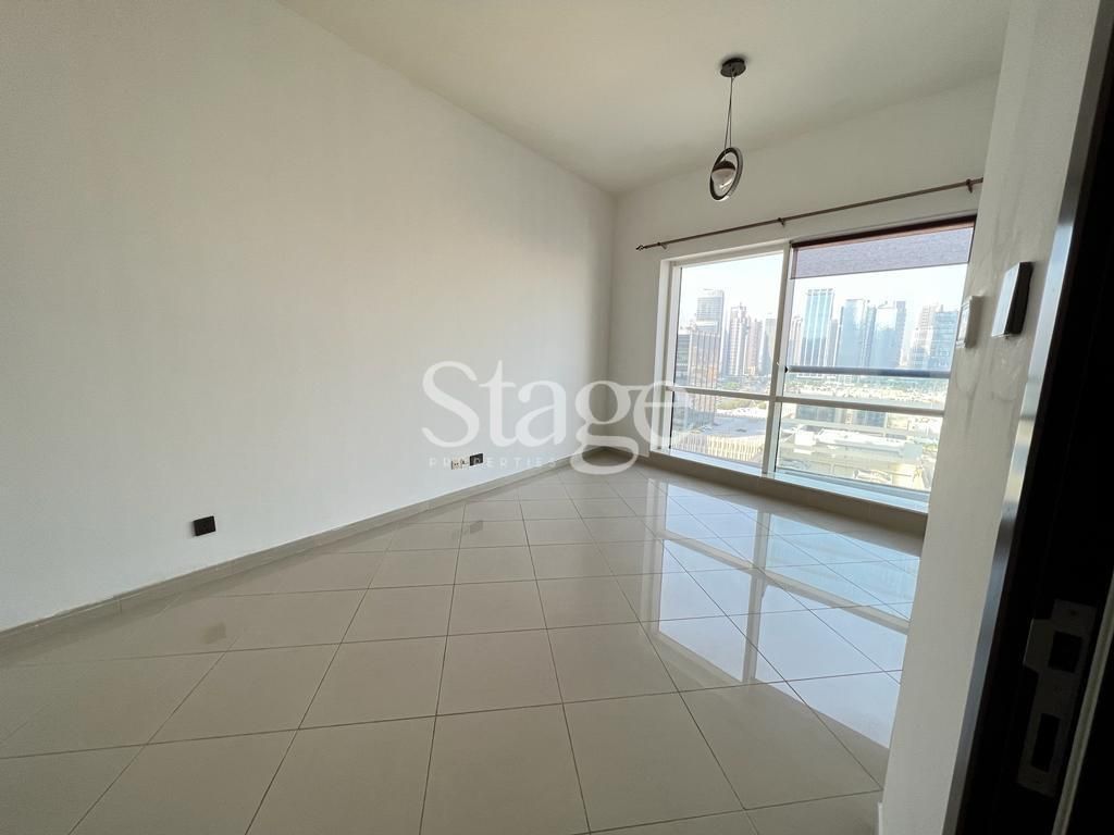 1 bedroom apartment for Rent in Jumeirah Lake Towers, Dubai AP7512L