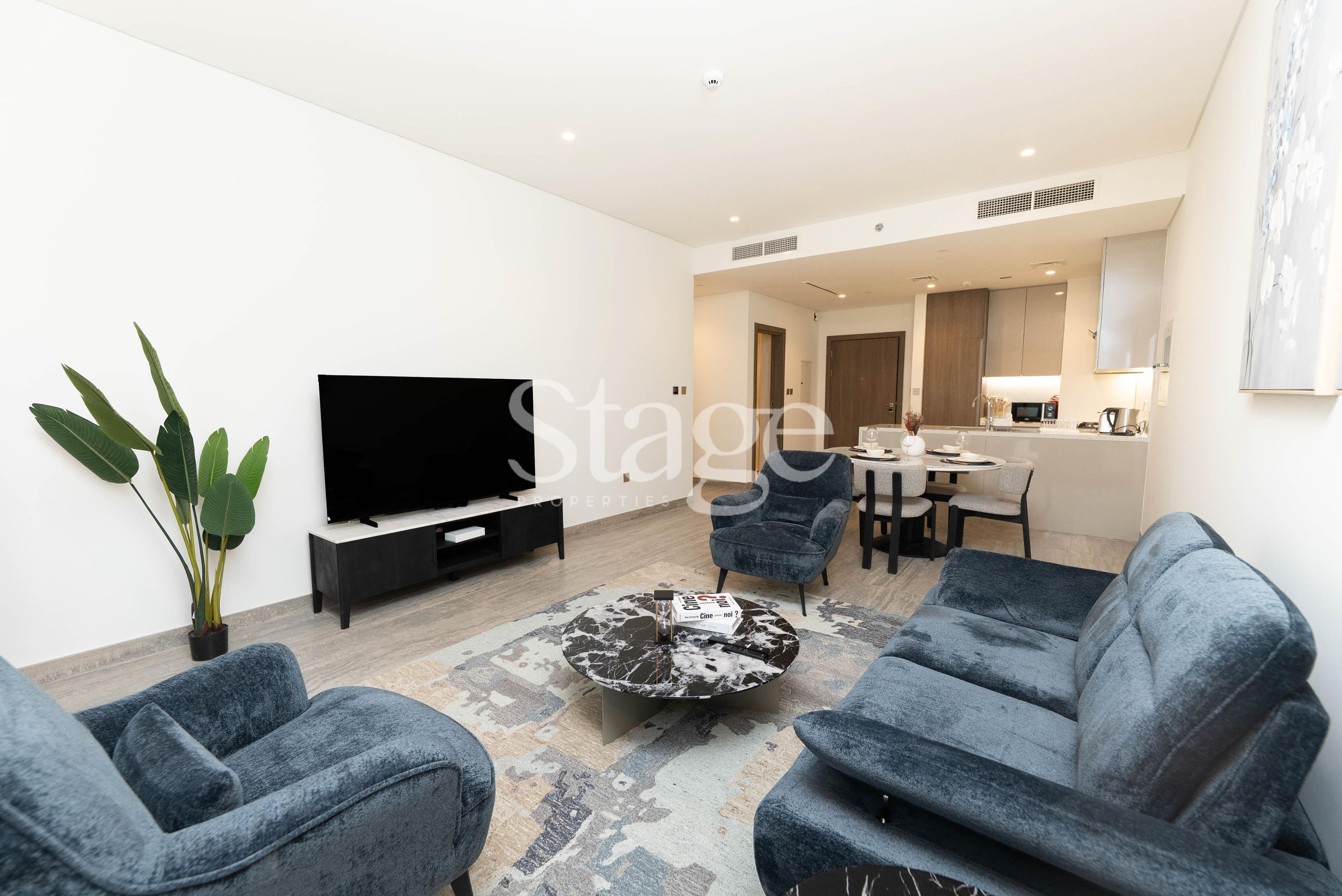 2 bedrooms apartment for Rent in Business Bay, Dubai AP9209L