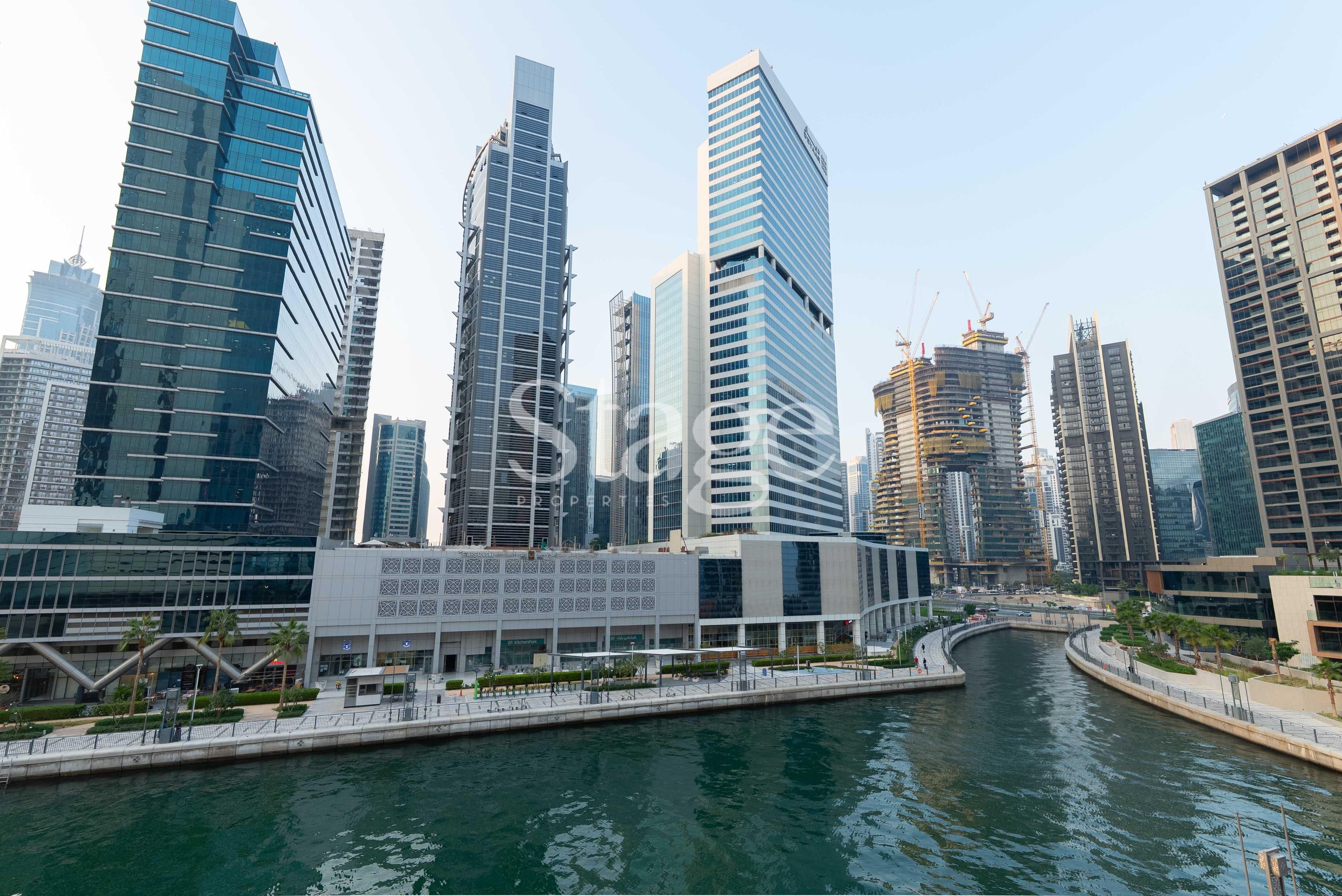 2 bedrooms apartment for Rent in Business Bay, Dubai AP9209L