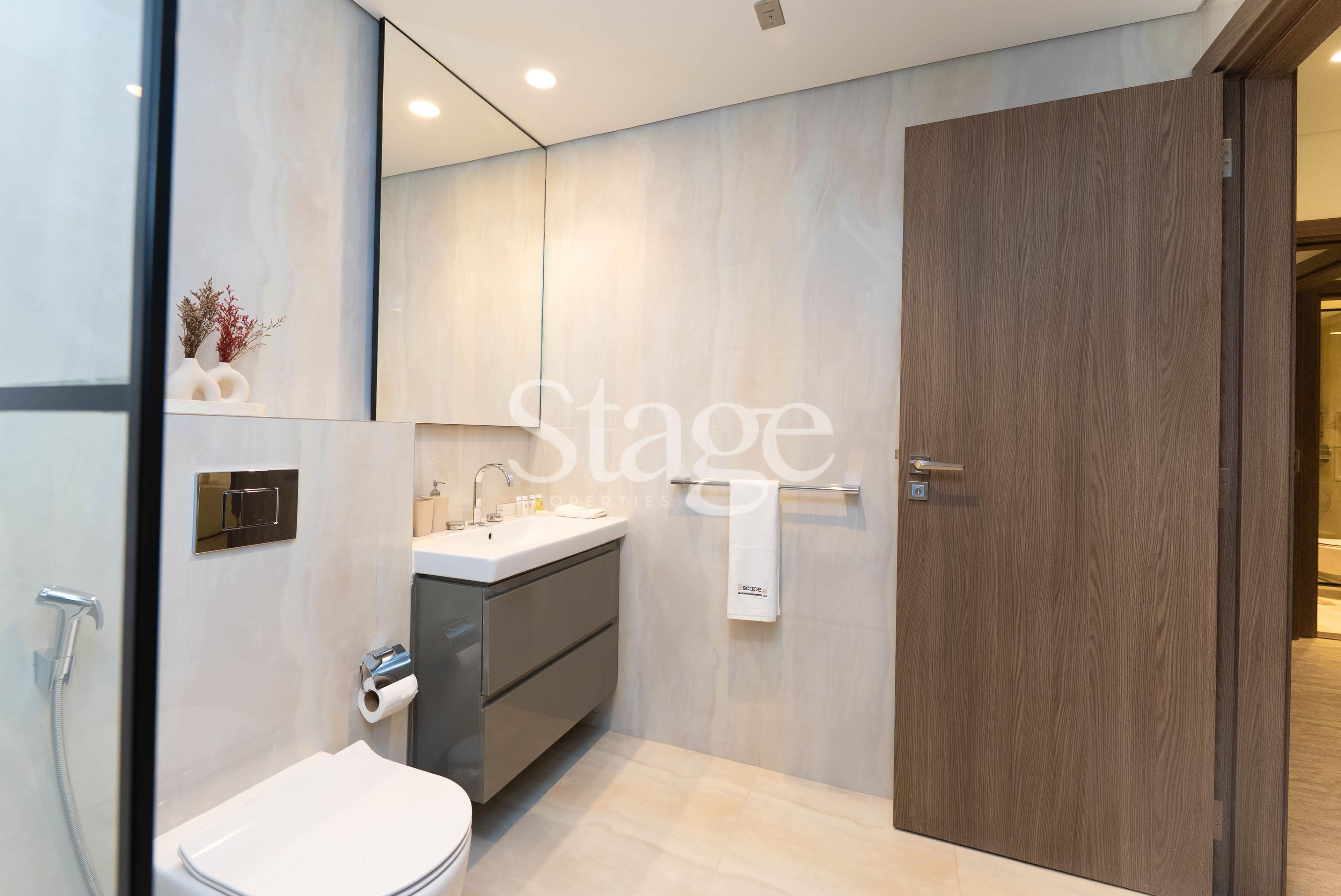 2 bedrooms apartment for Rent in Business Bay, Dubai AP9209L