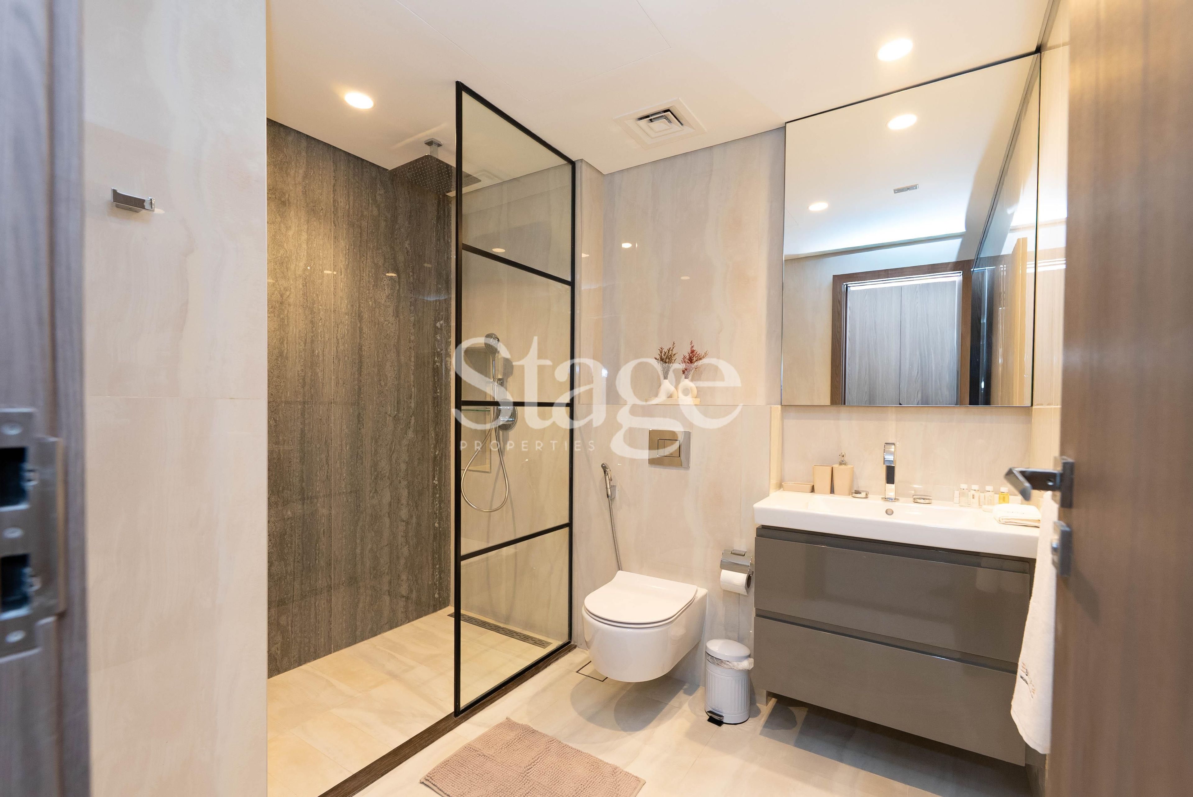 2 bedrooms apartment for Rent in Business Bay, Dubai AP9209L