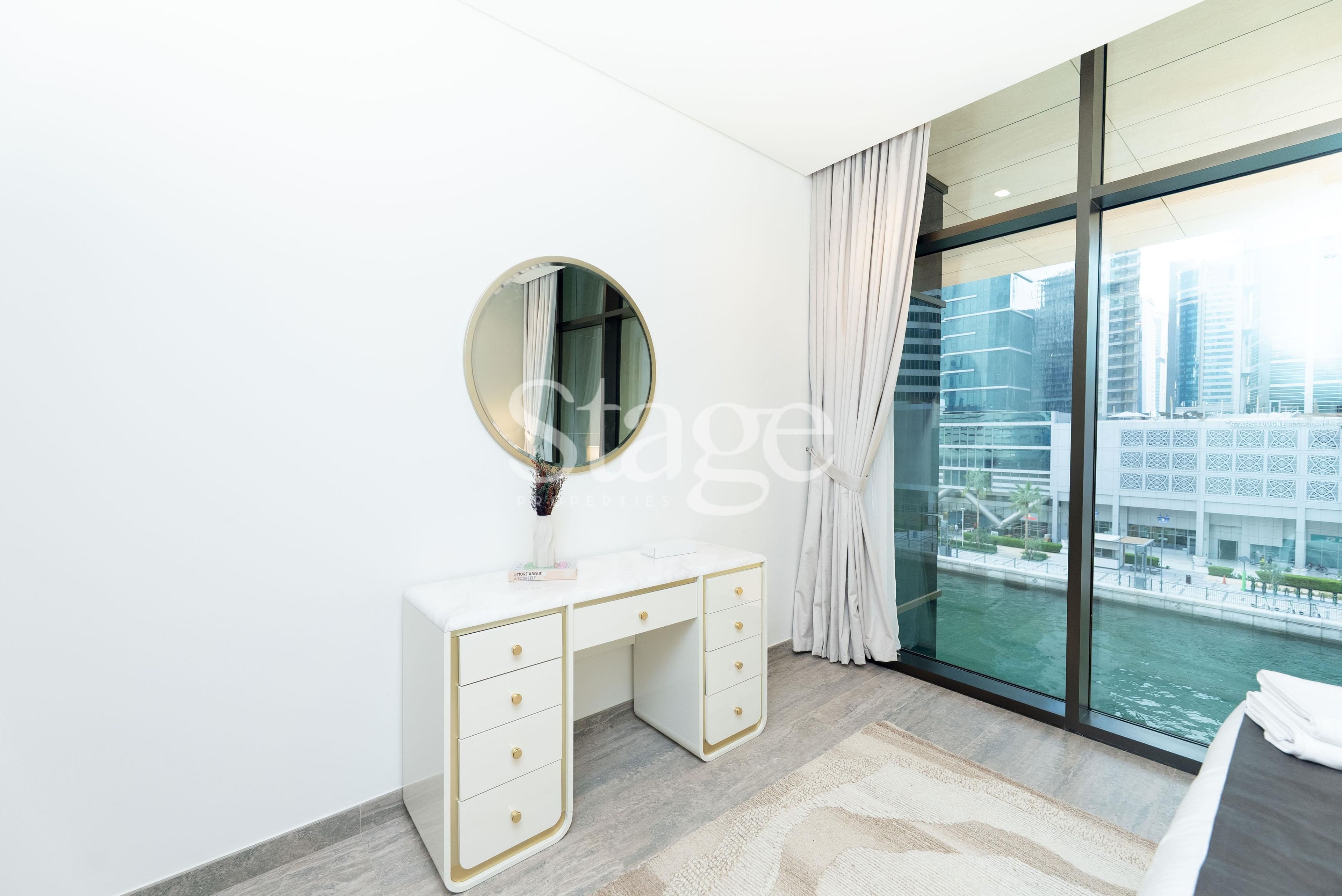 2 bedrooms apartment for Rent in Business Bay, Dubai AP9209L