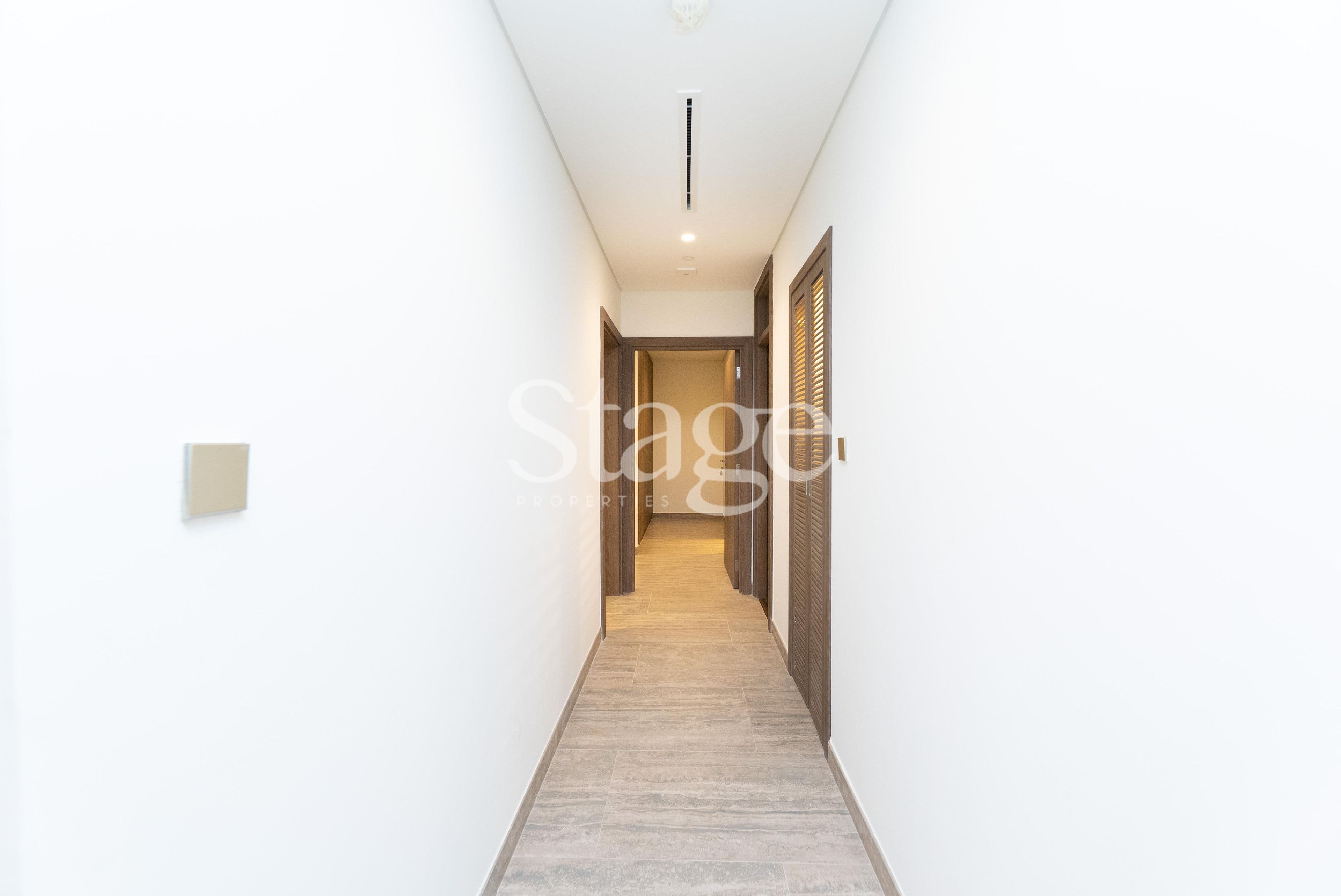 2 bedrooms apartment for Rent in Business Bay, Dubai AP9209L