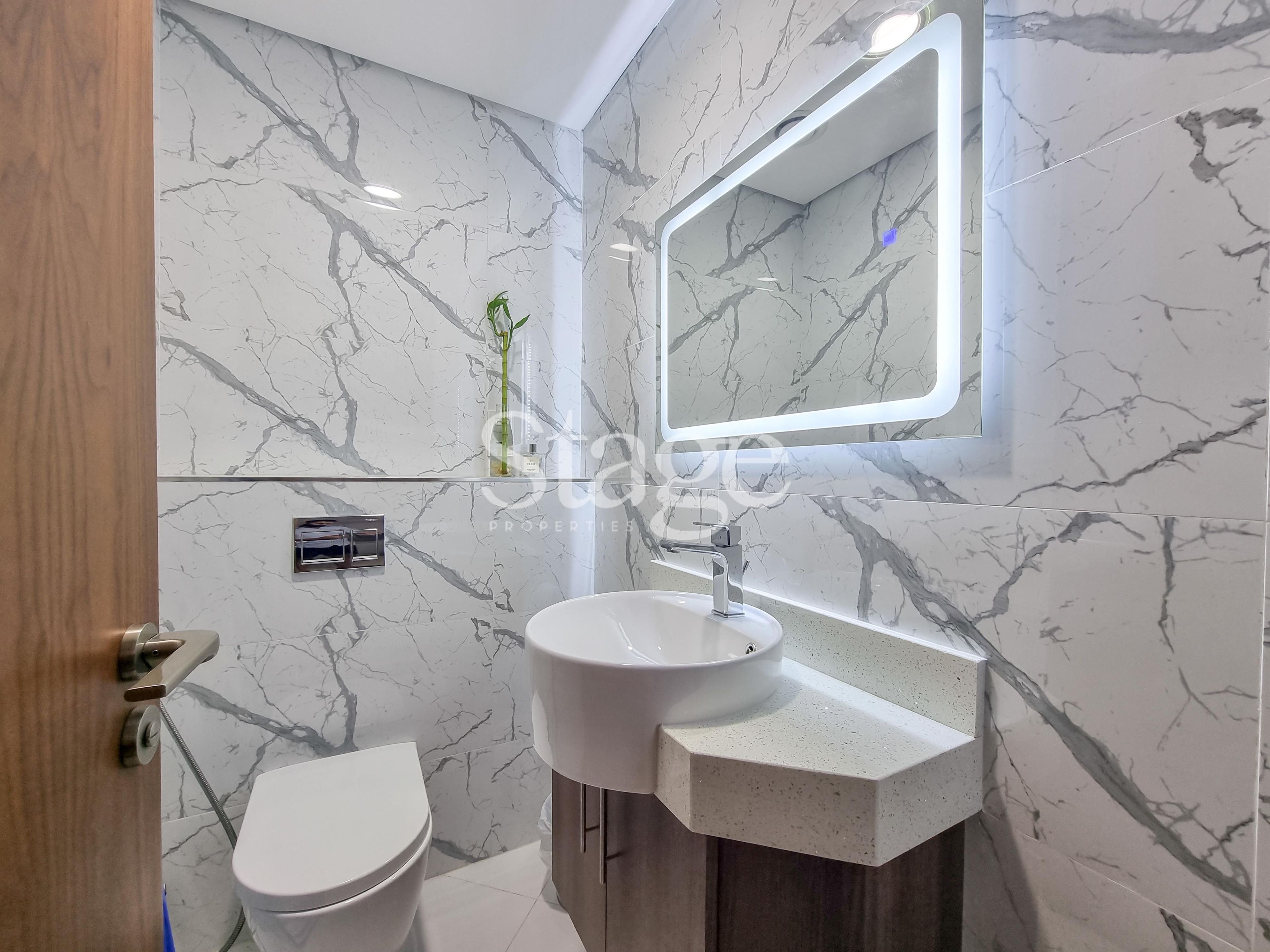 1 bedroom apartment for Sale in Business Bay, Dubai AP8256S