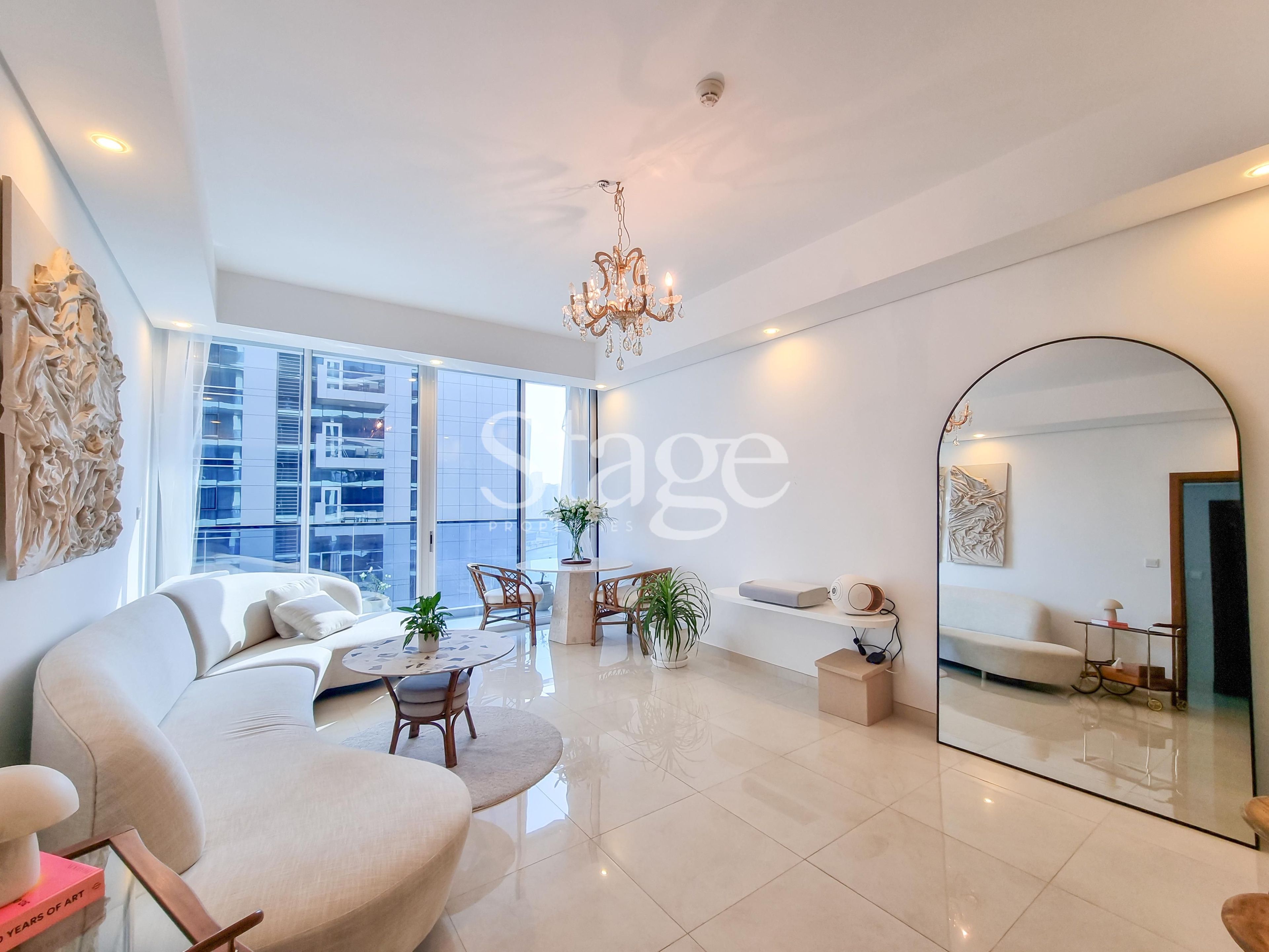 1 bedroom apartment for Sale in Business Bay, Dubai AP8256S